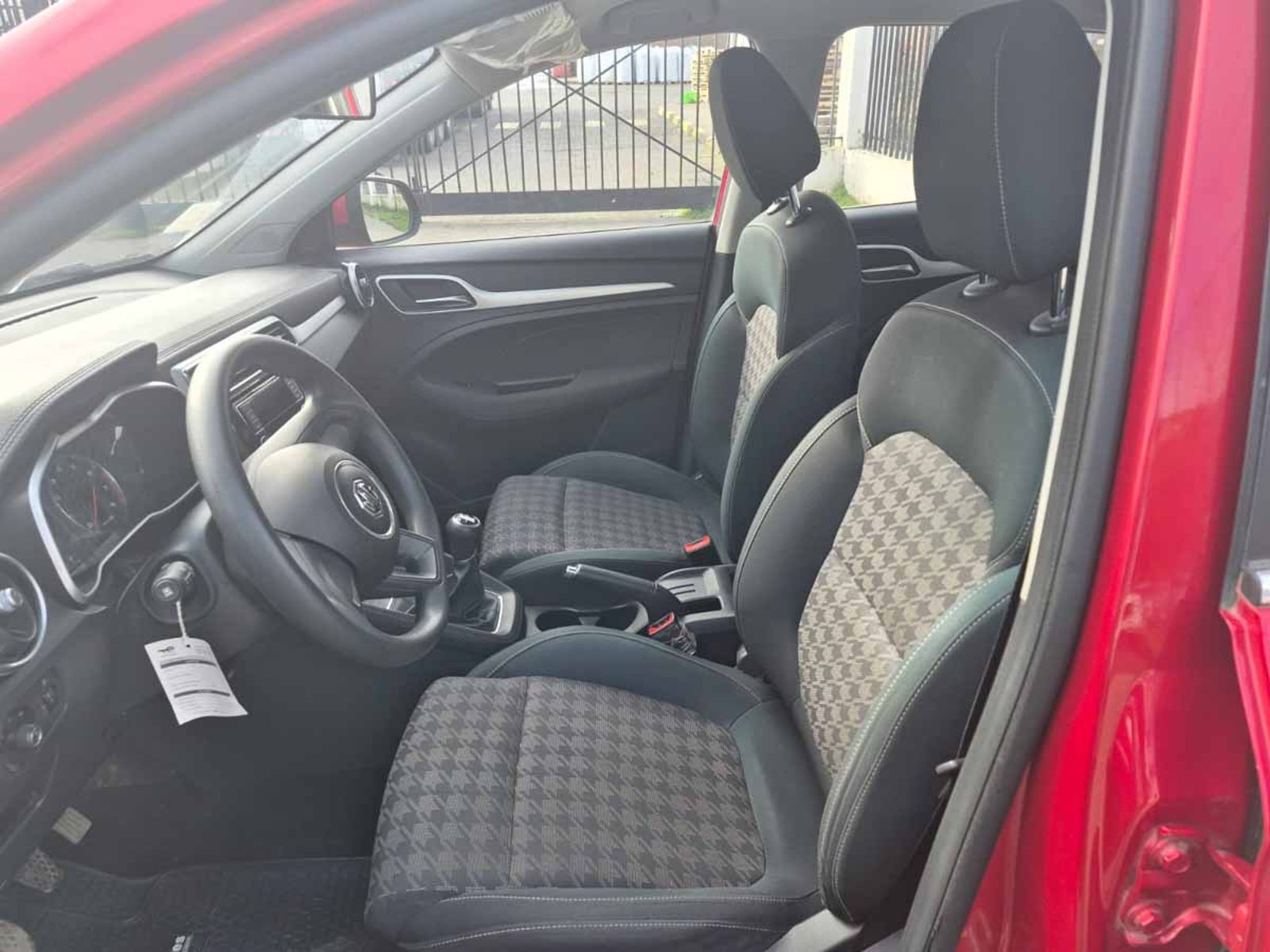 MG MG ZS 1.5 MT STD 2021 - Imagen 6 de 8