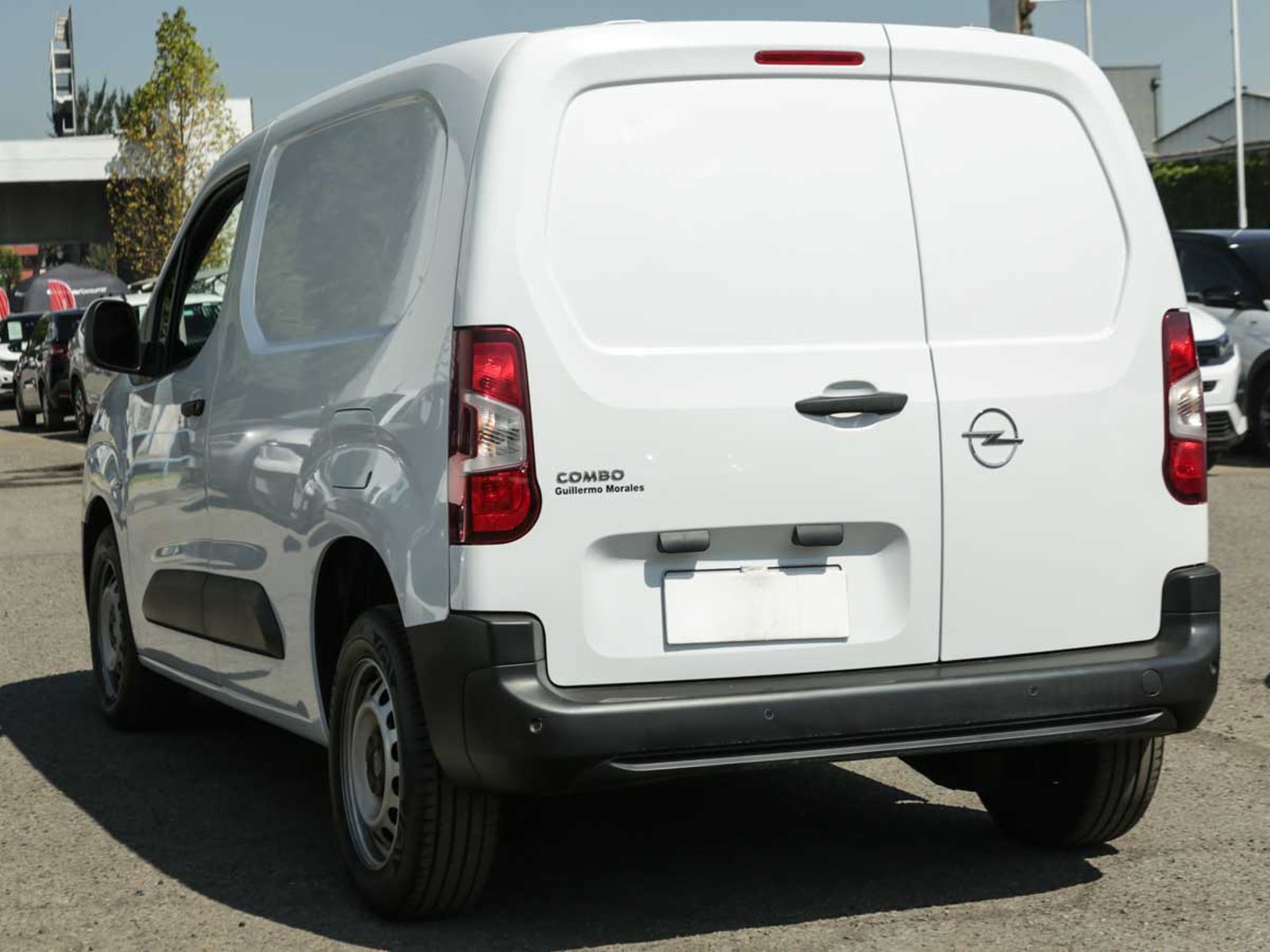 Opel COMBO DIESEL 100HP MT 2026 - Foto 3 de 8