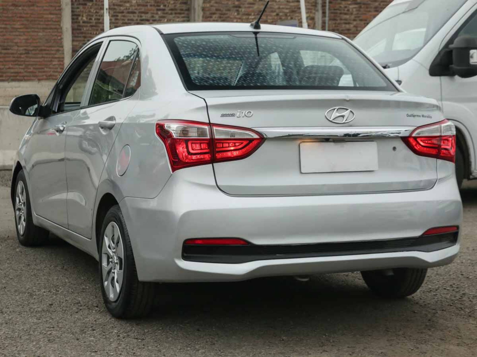 Hyundai GRAND I-10 BA SDN MT GL 2AB AC 2018 - Imagen 3 de 8