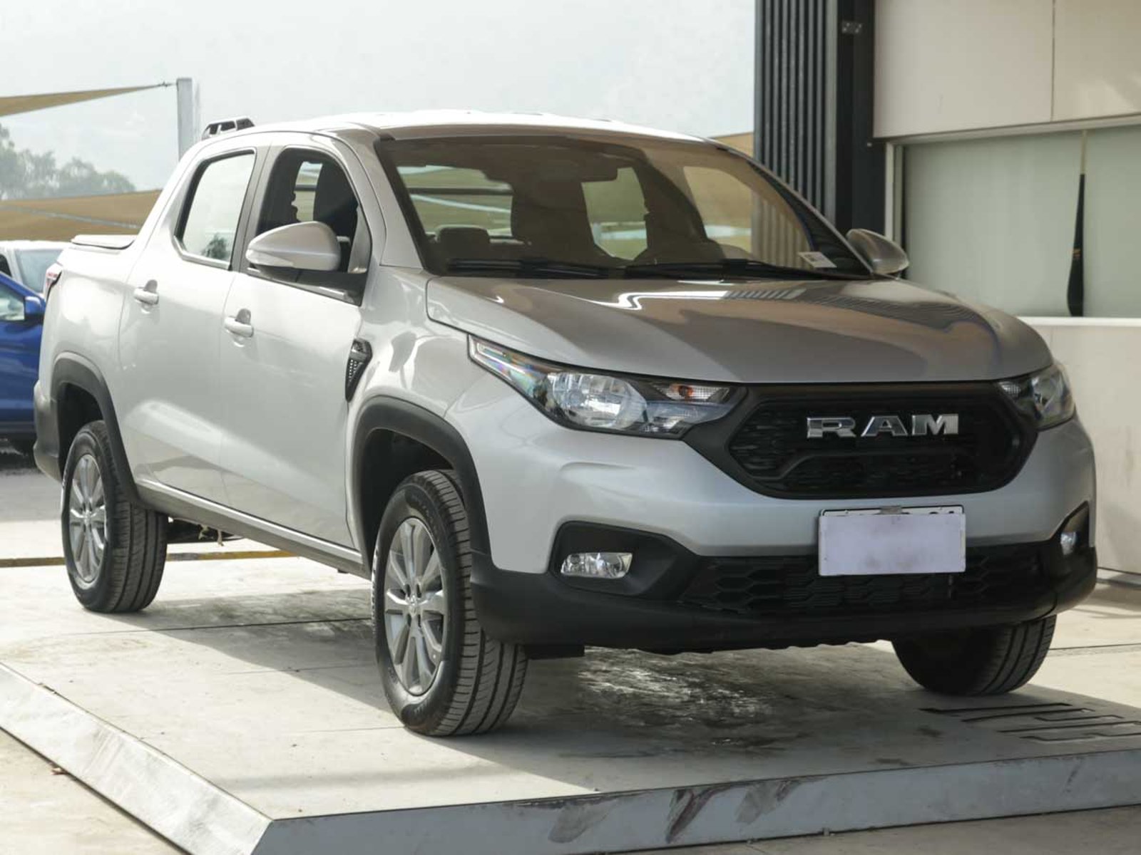 RAM 700 BIGHORN CREW CAB 1.3 MT 2026 - Imagen 3 de 14