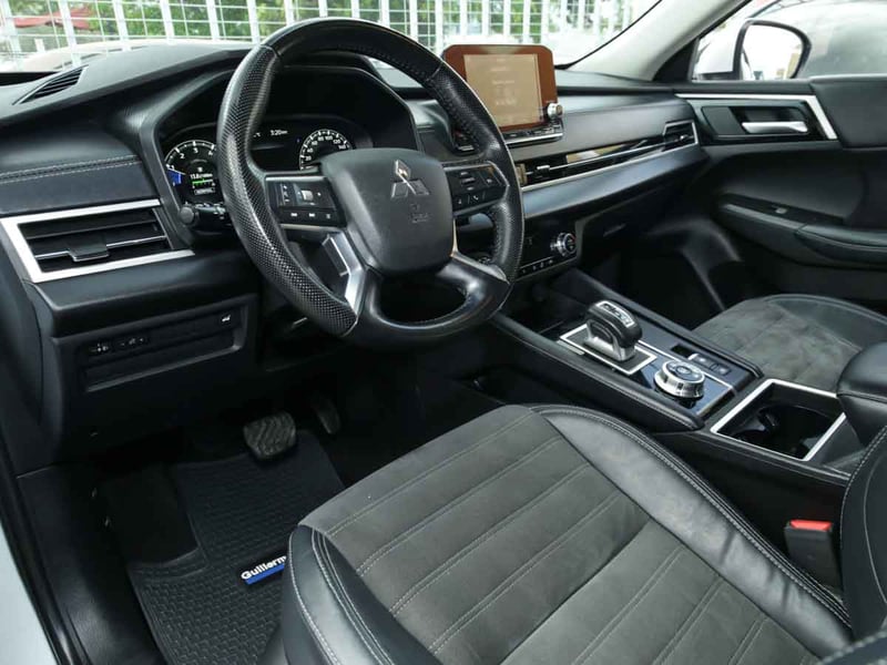 Mitsubishi NEW OUTLANDER 4X4 AT GLS 2024 - Imagen 6 de 9