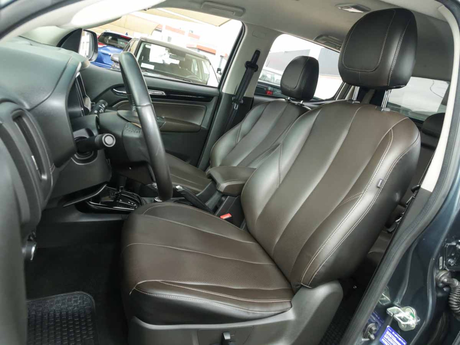Chevrolet COLORADO High Country 4x4 2.8 AT 2023 - Imagen 7 de 8