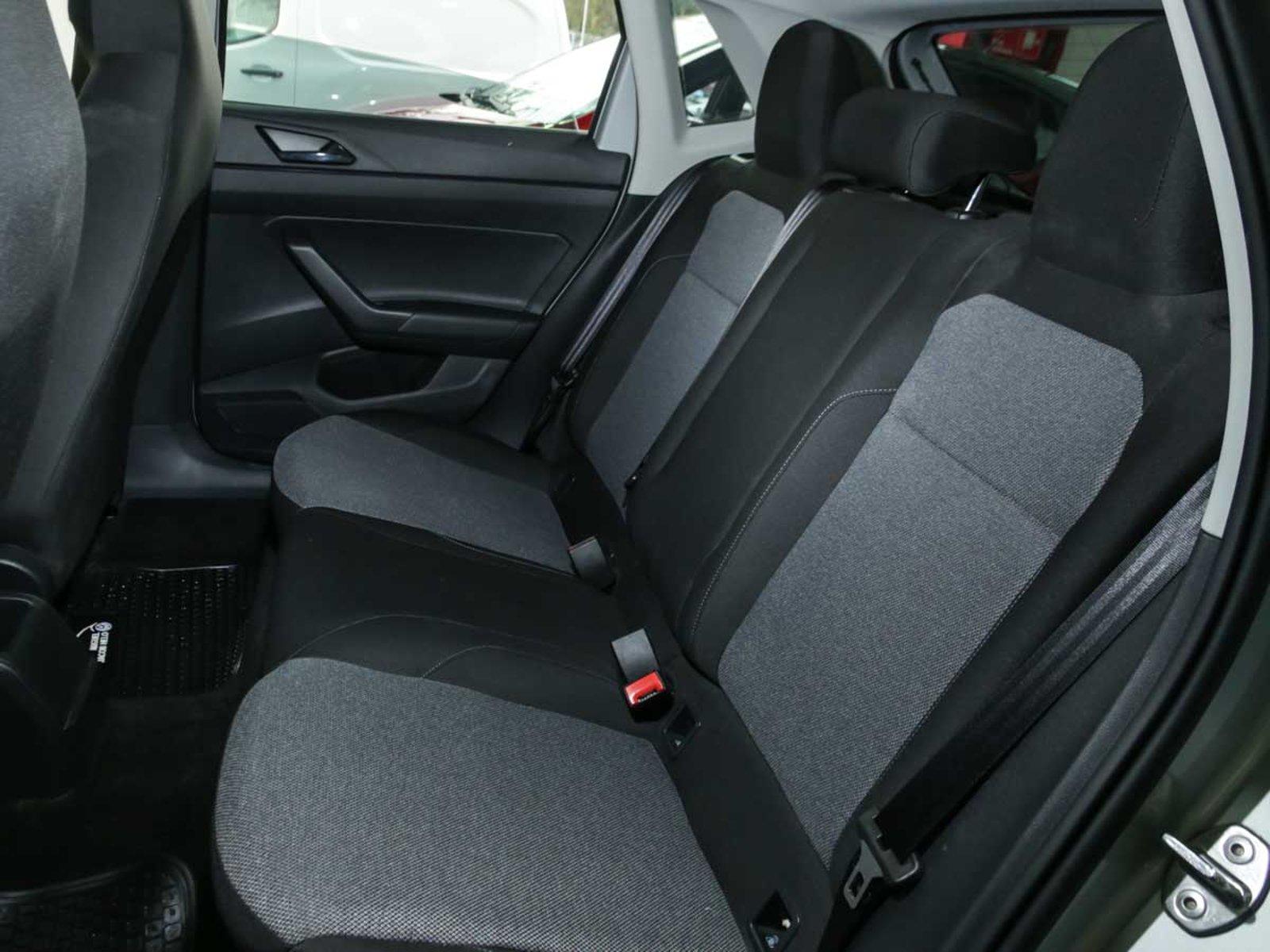 VOLKSWAGEN POLO 1.6 AUT 2025 - Imagen 11 de 13