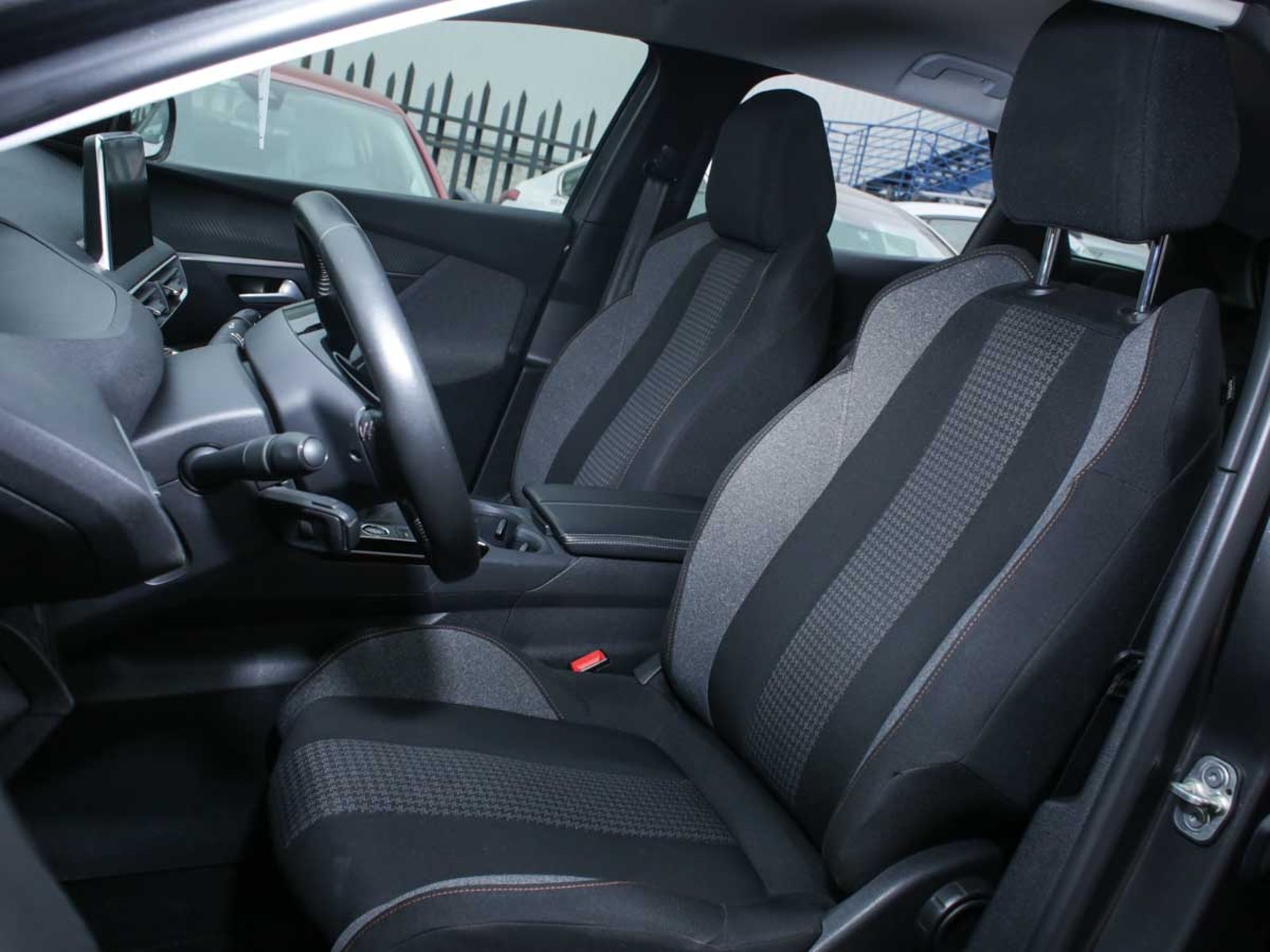Peugeot 3008 ACTIVE BLUEHDI 1.5 2022 - Imagen 7 de 8