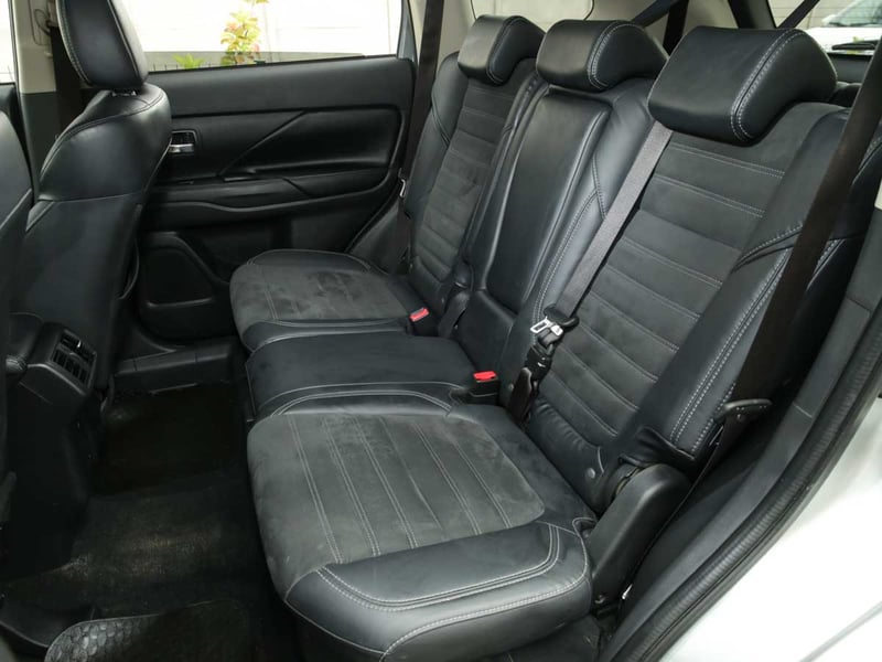 Mitsubishi OUTLANDER 2.4 4X4 GLX AUT. 2022 - Imagen 7 de 8