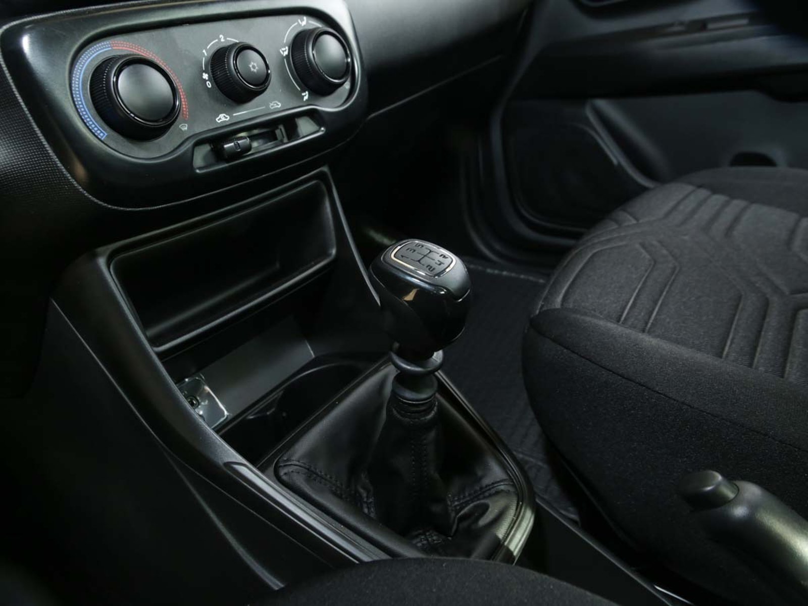 RAM 700 BIGHORN CREW CAB 1.3 MT 2026 - Imagen 10 de 14