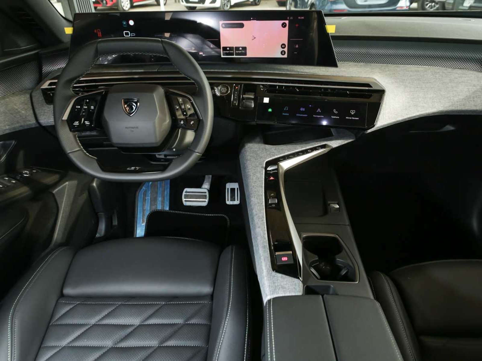 PEUGEOT NEW 5008 GT HYBRID 136HP AT 2026 - Imagen 13 de 15