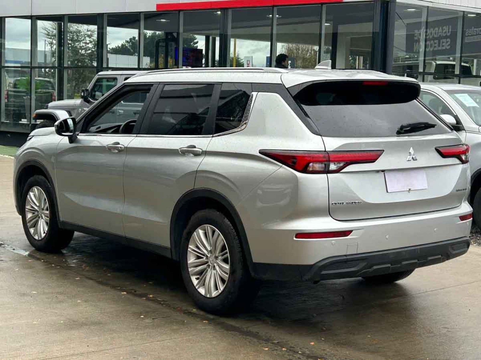 Mitsubishi NEW OUTLANDER 4X2 AT GL 2026 - Foto 3 de 8