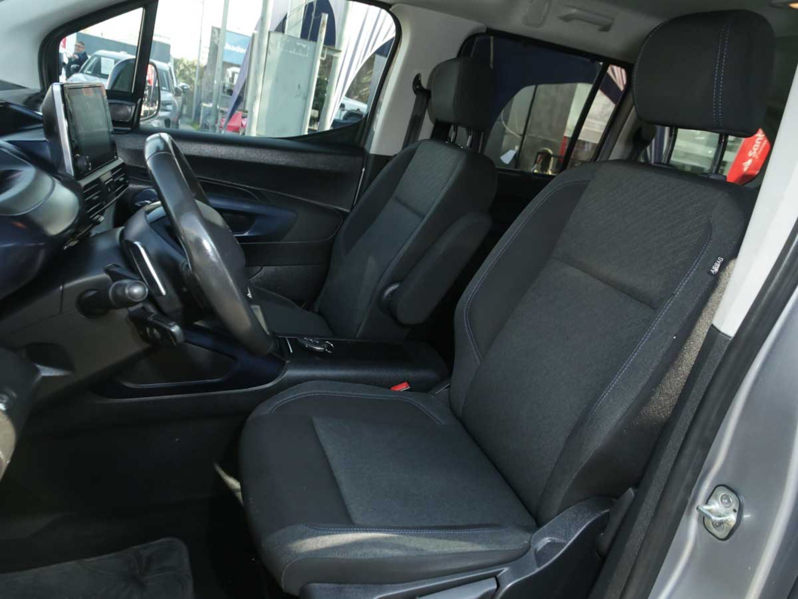 PEUGEOT RIFTER BLUEHDI 130 1.5 AUT 2022 - Imagen 7 de 8
