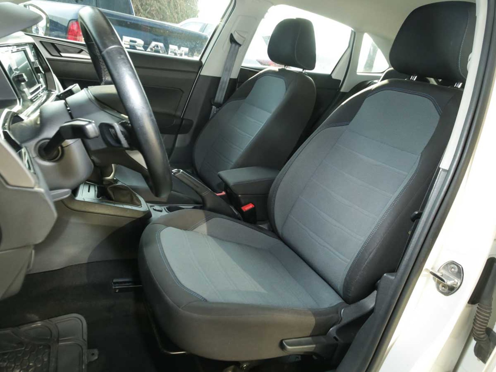Volkswagen NIVUS TSI 1.0 AUT 2023 - Imagen 7 de 8