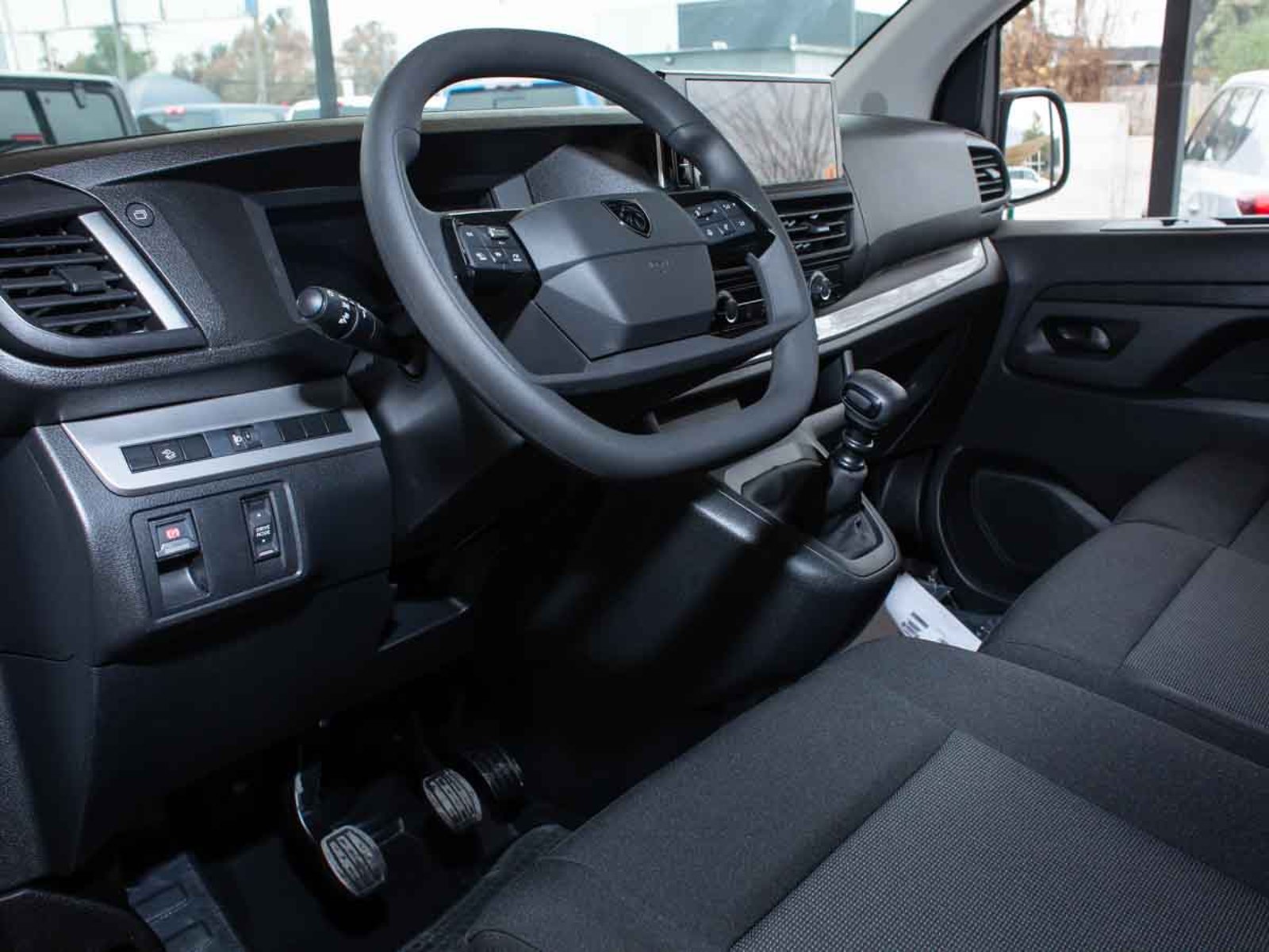 Peugeot EXPERT MCA L3 DIESEL 145HP MT 2026 - Imagen 6 de 8