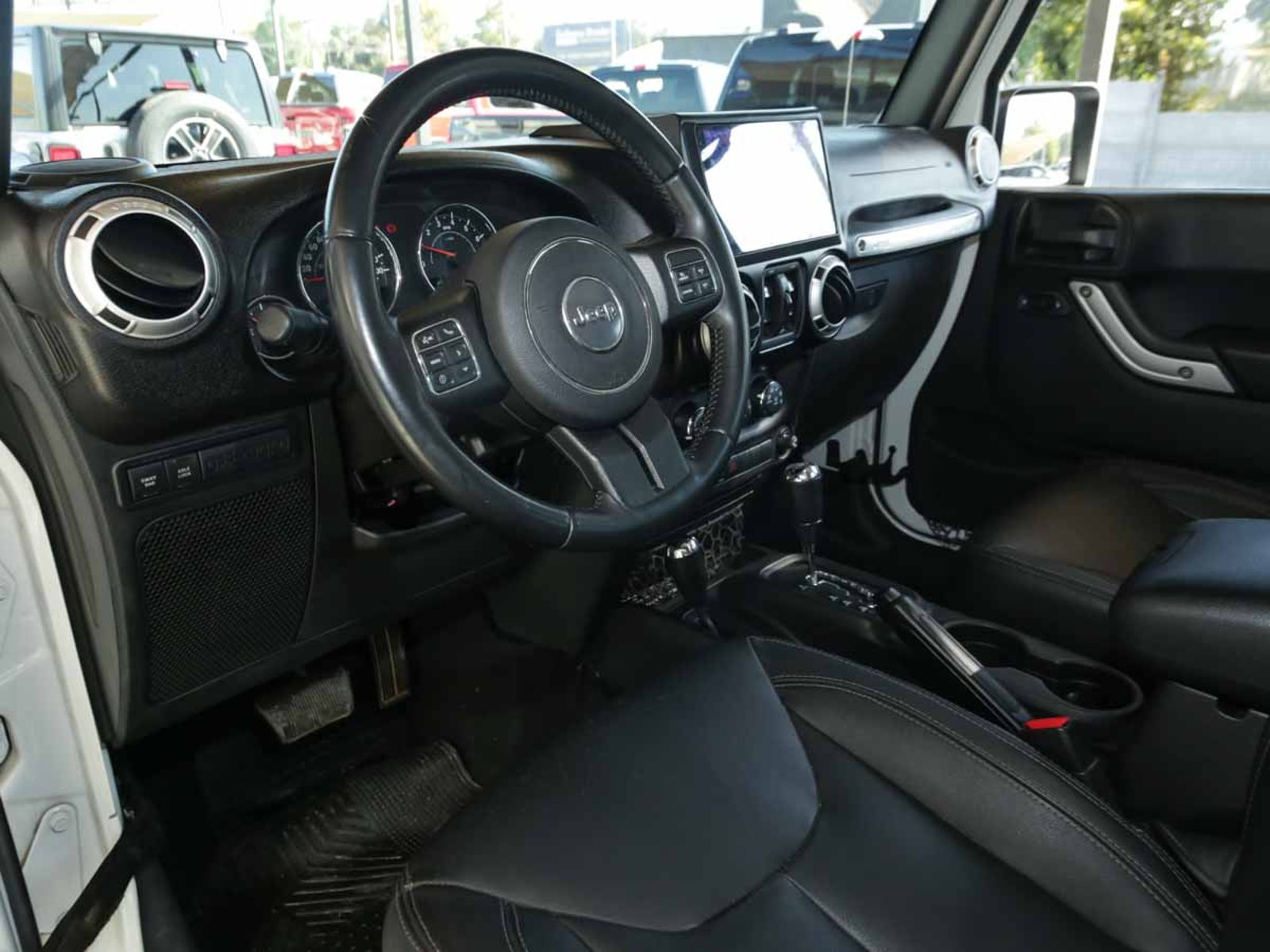 Jeep WRANGLER UNLIMITED 4X4 3.6 AUT 2016 - Imagen 6 de 8