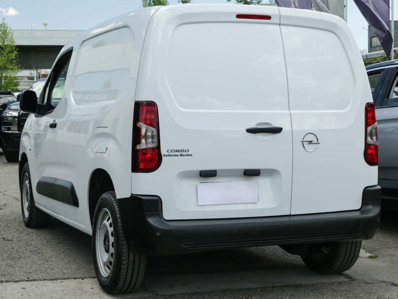 Opel COMBO LITE DIESEL 100 HP MT 2026 - Imagen 3 de 8