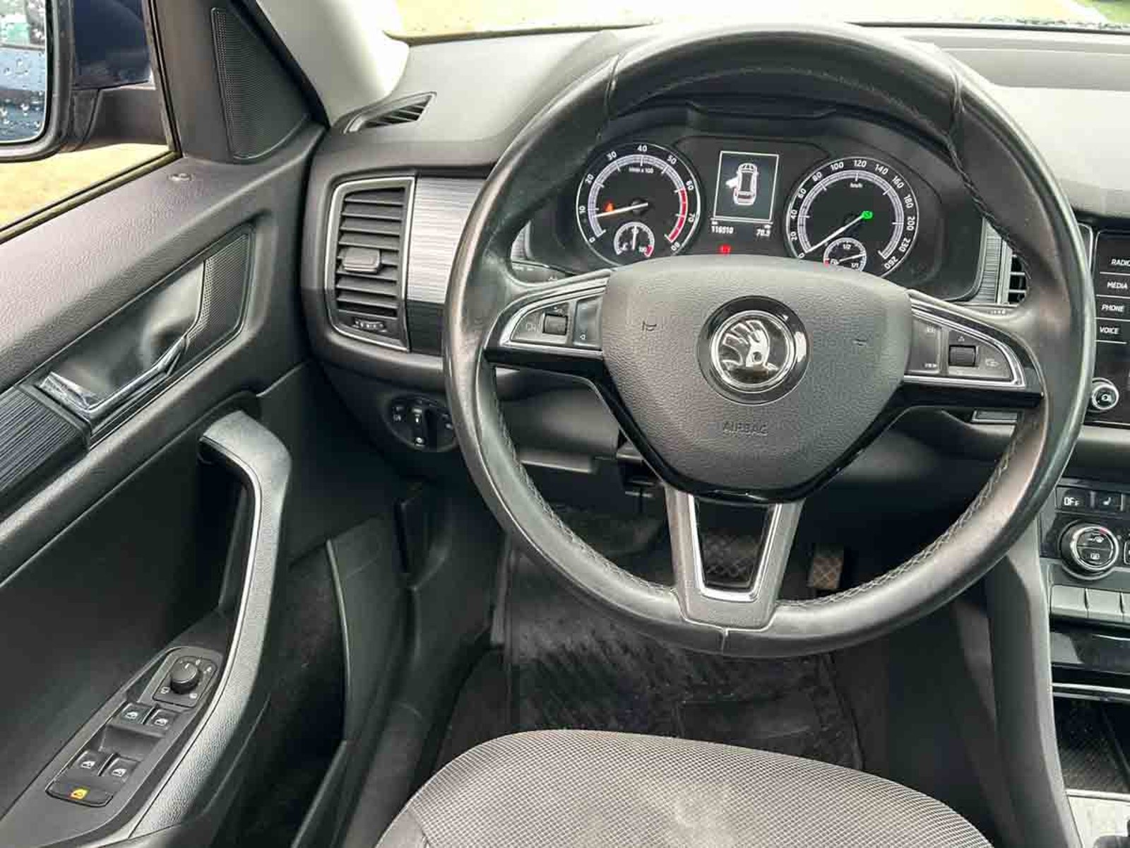 SKODA KODIAQ TSI 1.4 AUT 2020 - Imagen 14 de 17