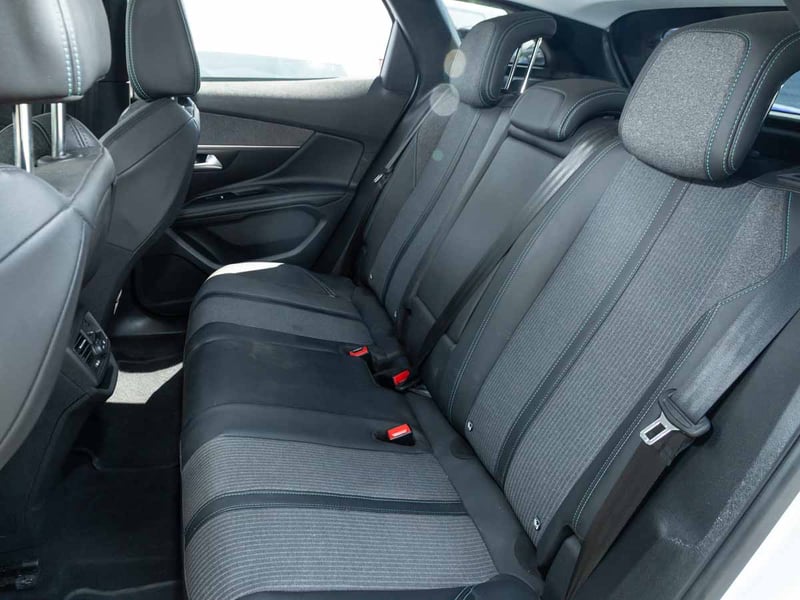 Peugeot 3008 ALLURE PACK BLUEHDI 130 EAT8 2024 - Imagen 11 de 13