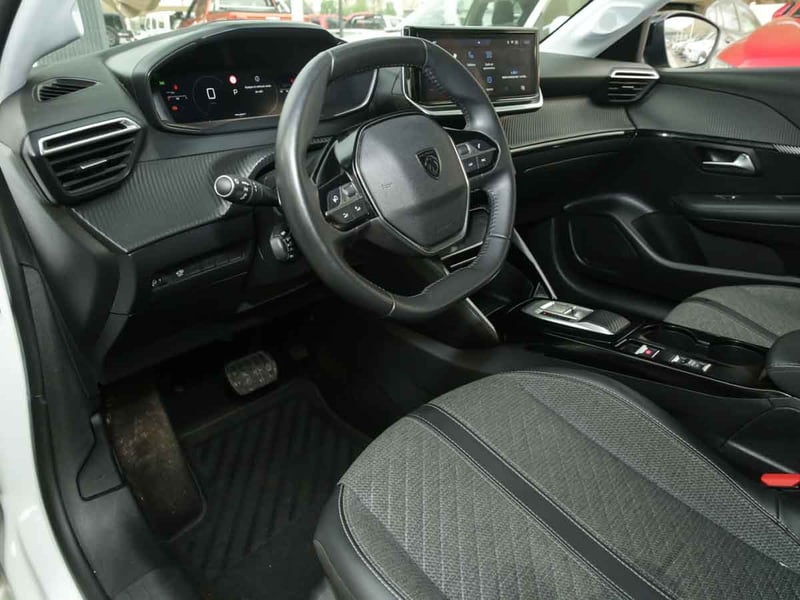 Peugeot 208 MCA ALLURE PURETECH 130 EAT8 2024 - Imagen 6 de 8