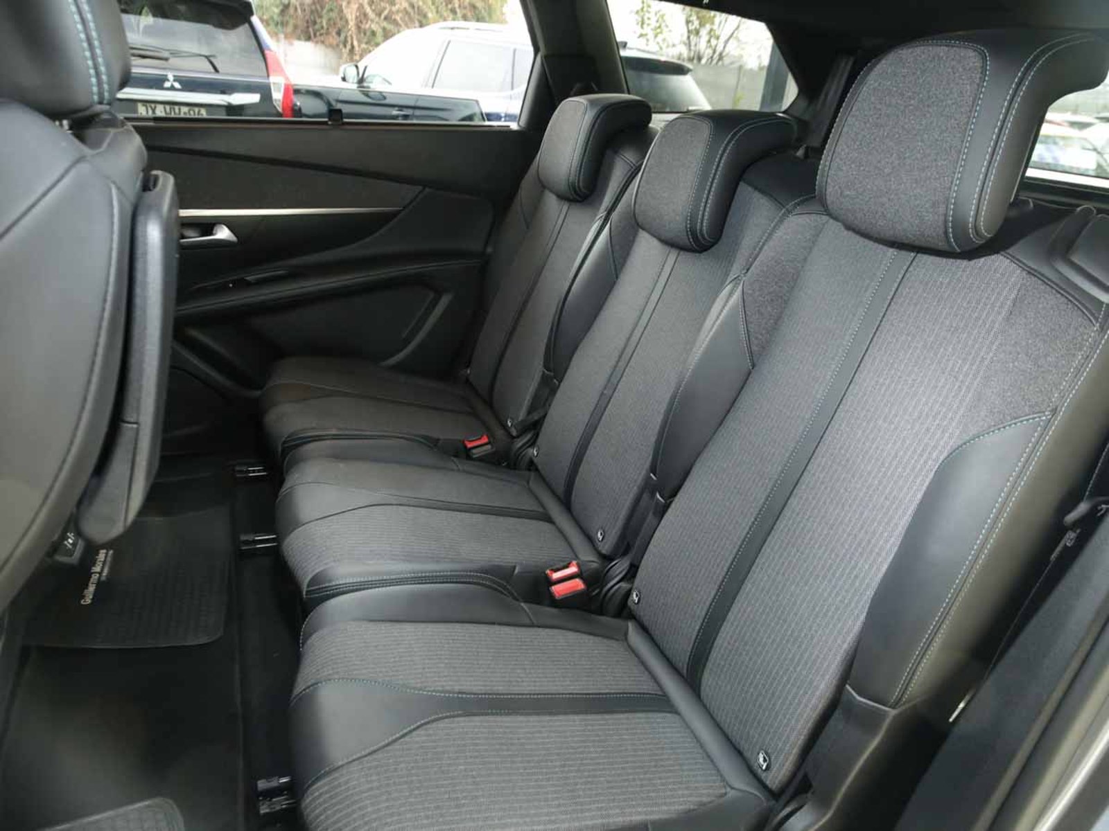 Peugeot 5008 BLUE HDI 130 HP 1.5 AUT 2024 - Imagen 8 de 8