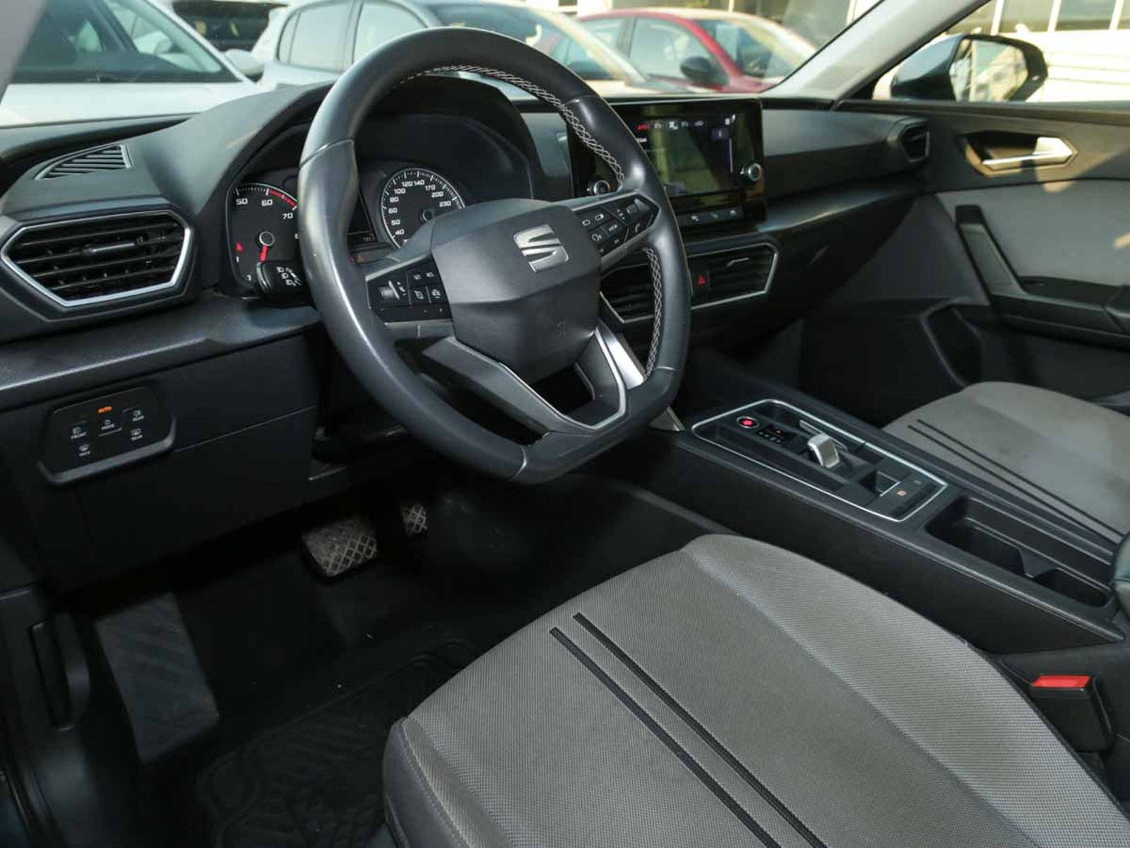 SEAT LEON TSI AT8 1.4 AUT 2021 - Imagen 6 de 8