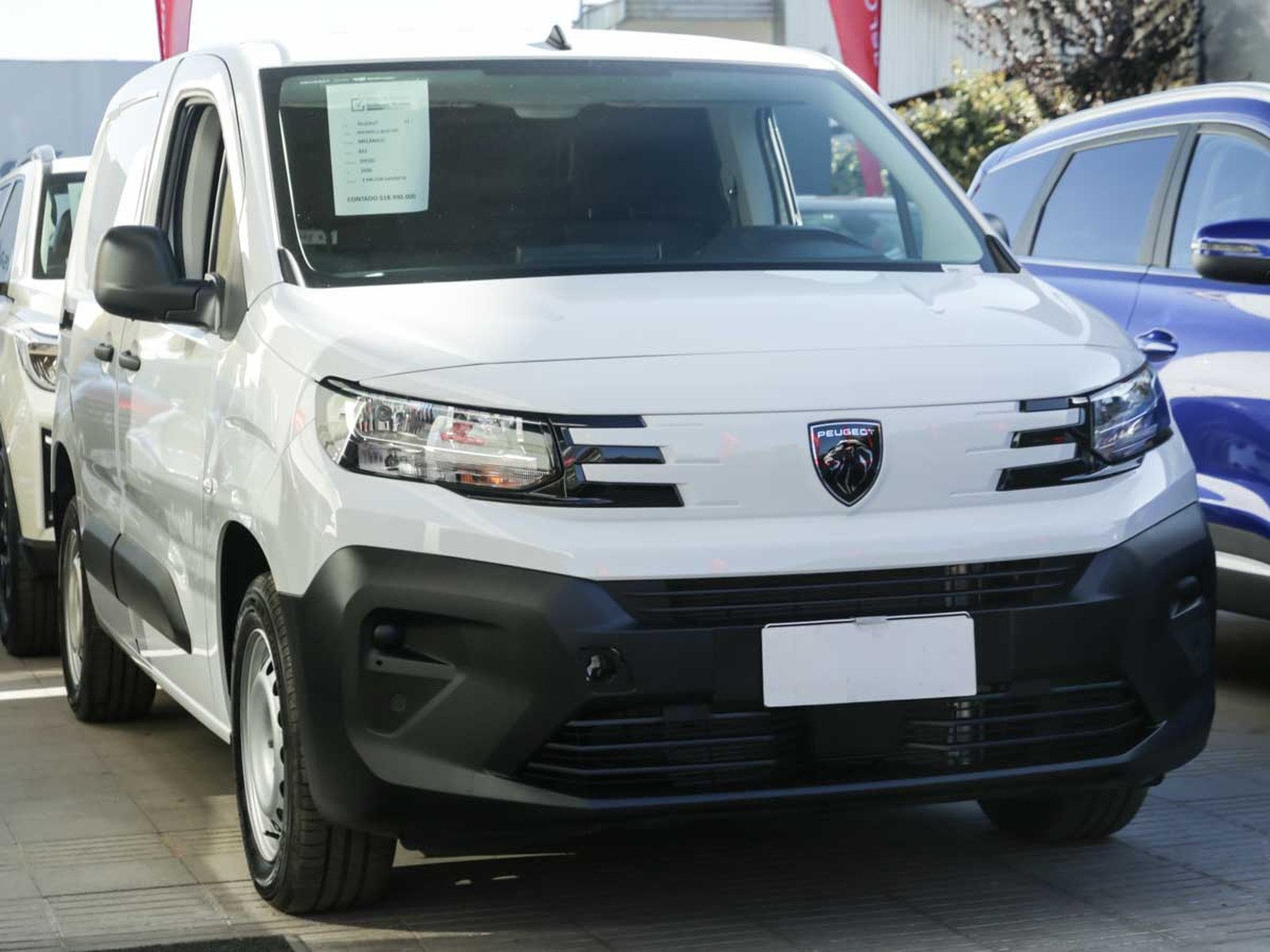 Peugeot PARTNER MCA L1 DIESEL 100HP MT 2026 - Foto 2 de 8
