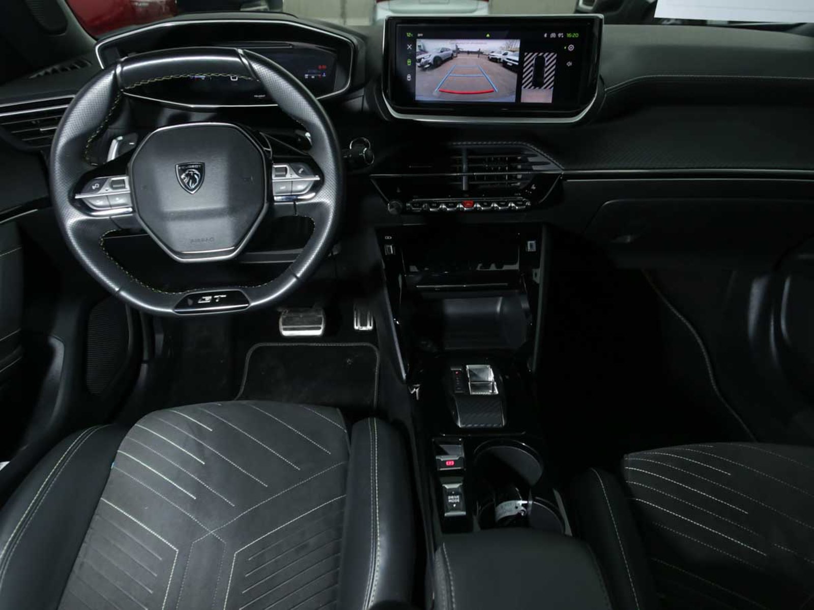 PEUGEOT 2008 MCA GT BLUEHDI 130 EAT8 2024 - Imagen 12 de 14