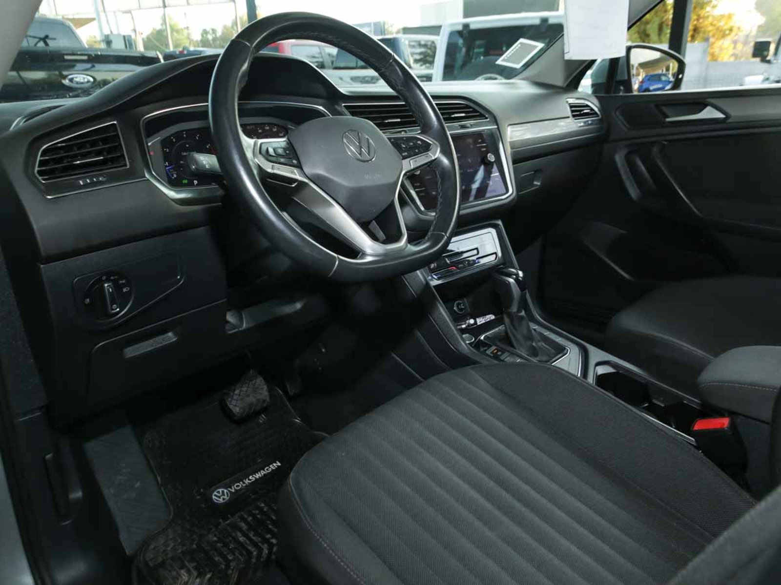 VOLKSWAGEN TIGUAN COMFORTLINE AUT 2023 - Imagen 8 de 14