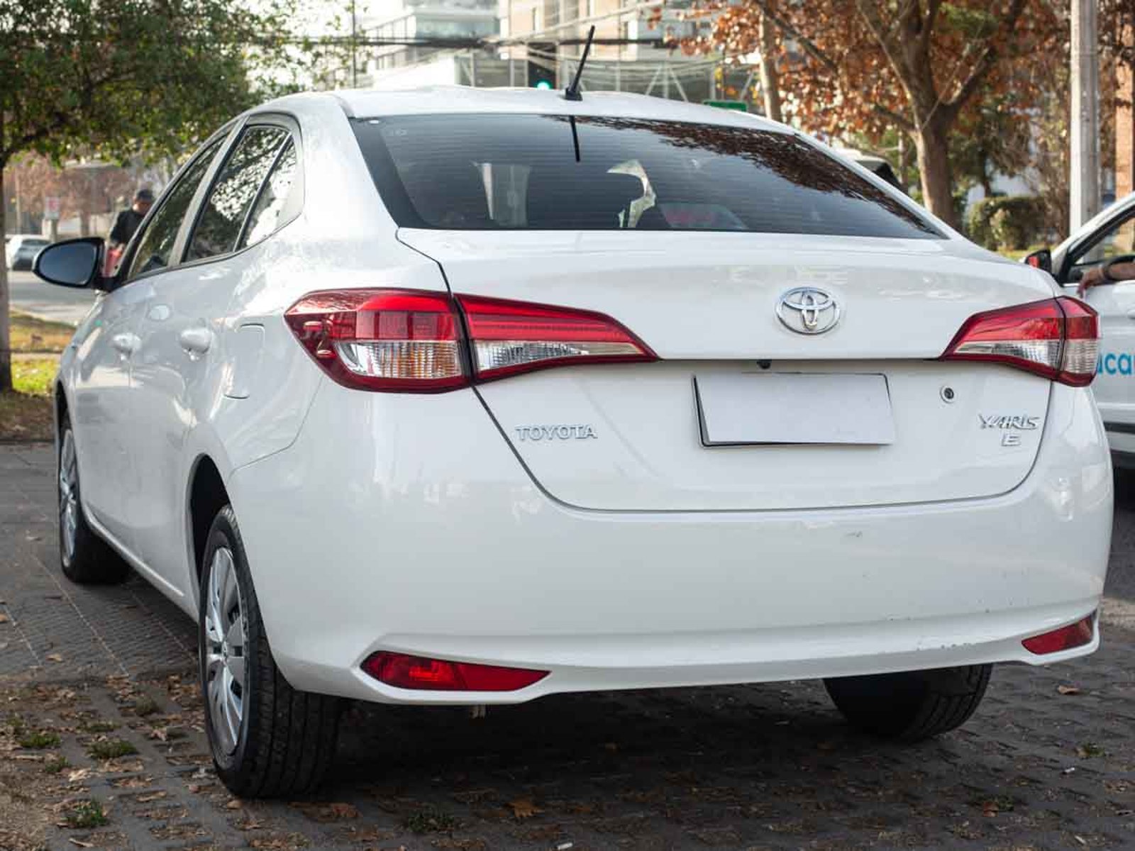 Toyota YARIS SEDAN GLI 1.5 2022 - Foto 3 de 8