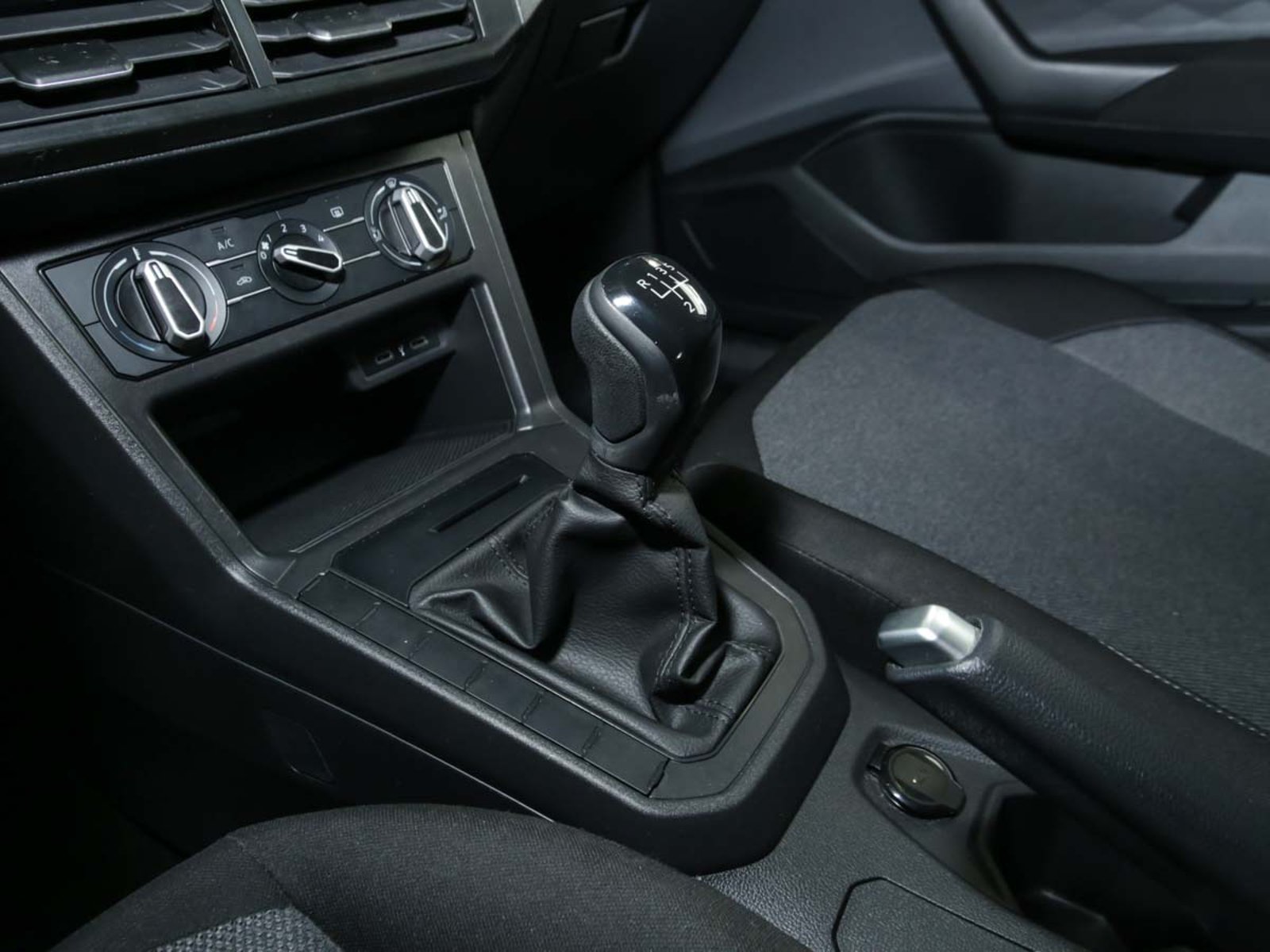 VOLKSWAGEN POLO 1.6 AUT 2025 - Imagen 9 de 13