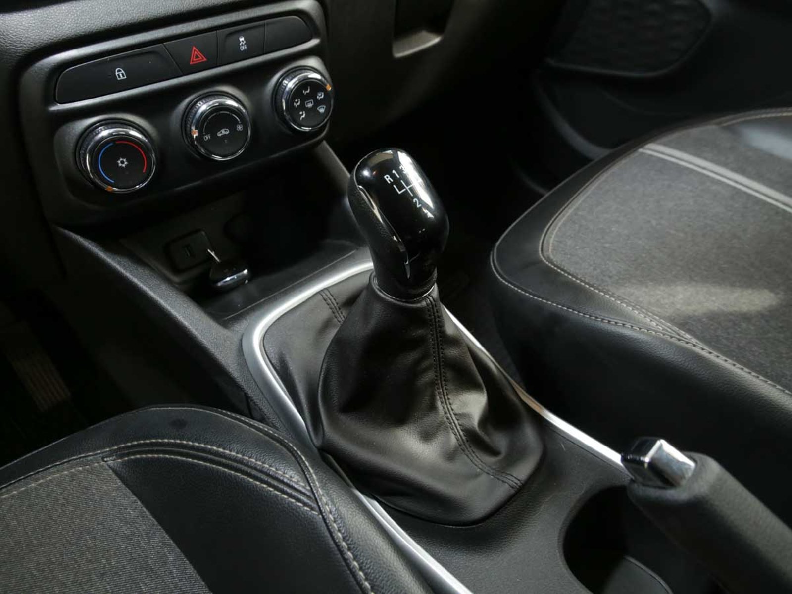 CHEVROLET TRACKER 1.2T LTZ 2023 - Imagen 9 de 13