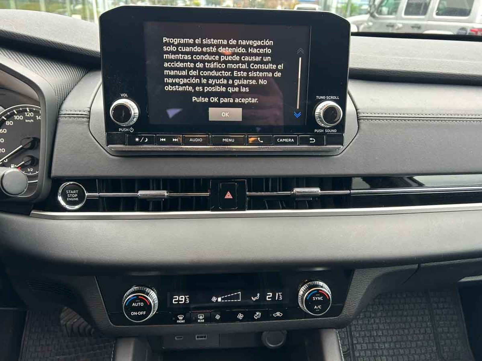 MITSUBISHI NEW OUTLANDER 4X2 AT GL 2026 - Imagen 13 de 16