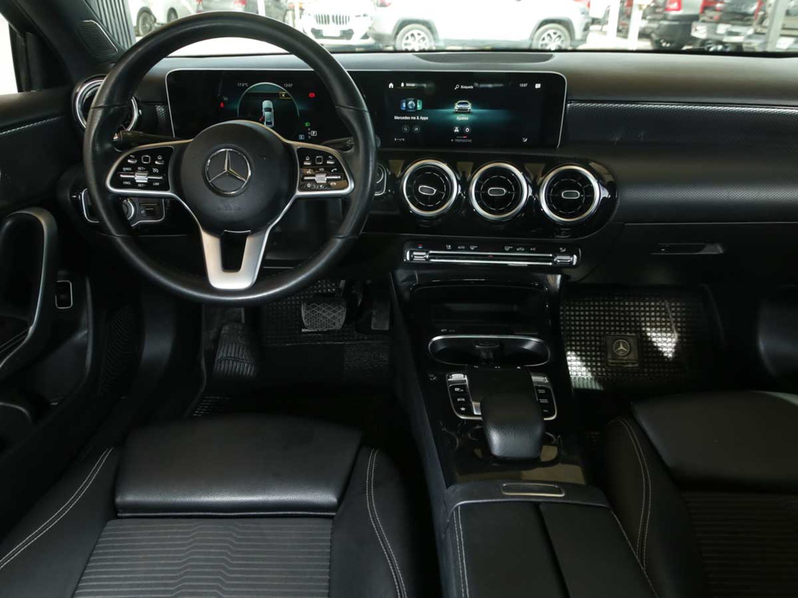 MERCEDES BENZ A 200 2020 - Imagen 12 de 13