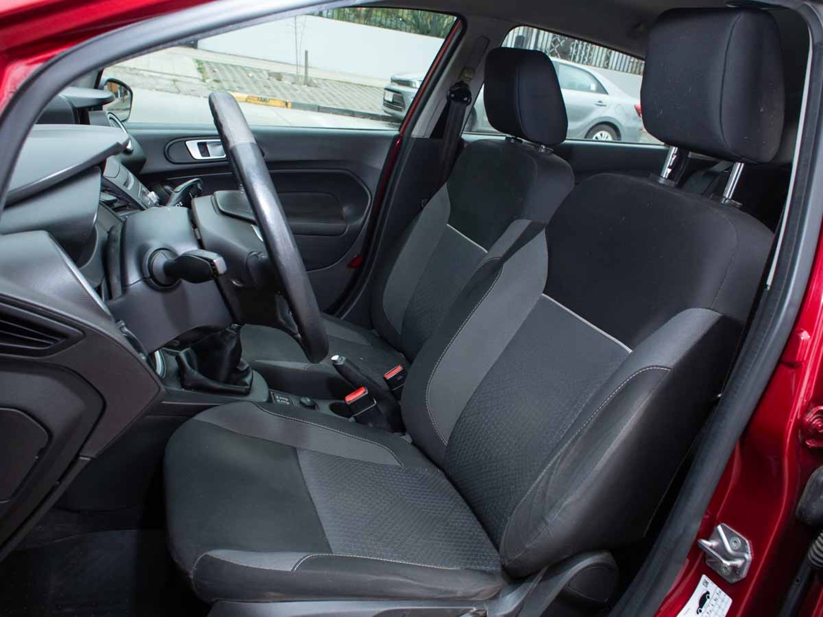 Ford FIESTA HATCH BACK 1.6 2019 - Imagen 7 de 8