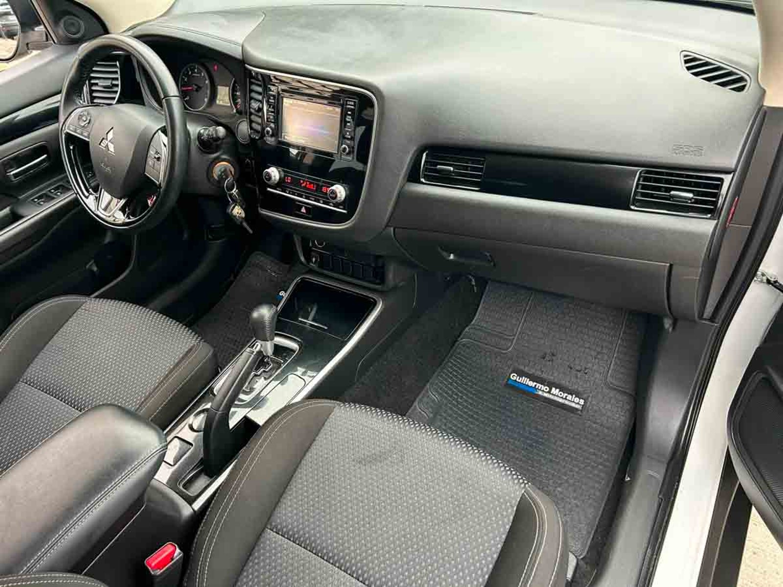 MITSUBISHI OUTLANDER 2.0 4X2  AUT. 2023 - Imagen 7 de 8