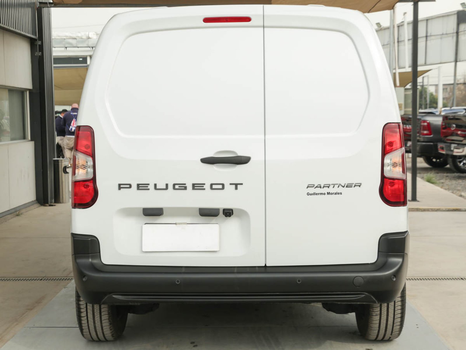 PEUGEOT PARTNER MCA L1 DIESEL 100HP MT 2026 - Foto 5 de 13