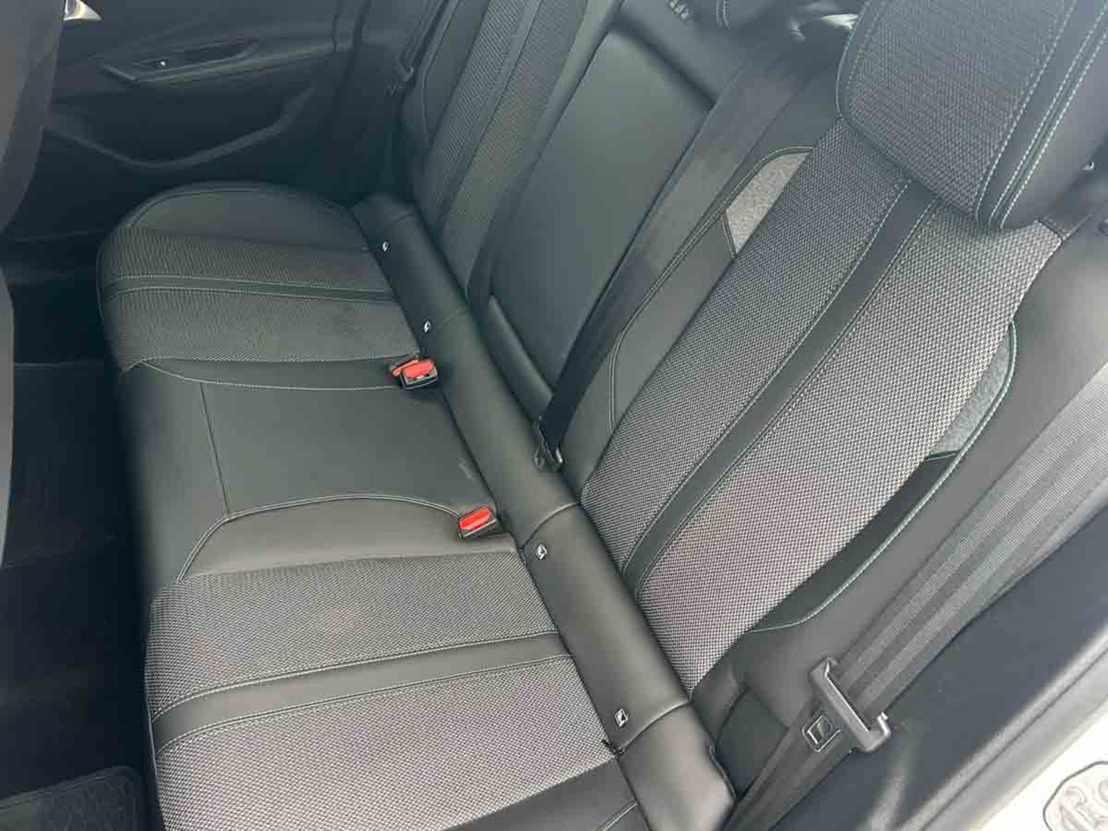 Peugeot 308 ACTIVE PACK 1.2 PURETECH 110HP 2024 - Imagen 11 de 20
