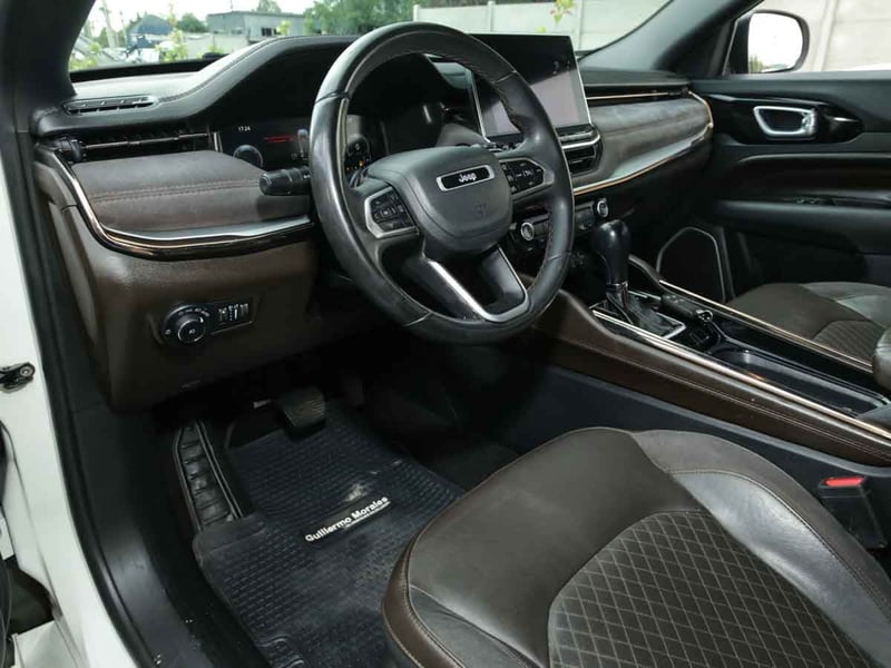 Jeep COMMANDER OVERLAND 1.3T 6AT 2023 - Imagen 6 de 9