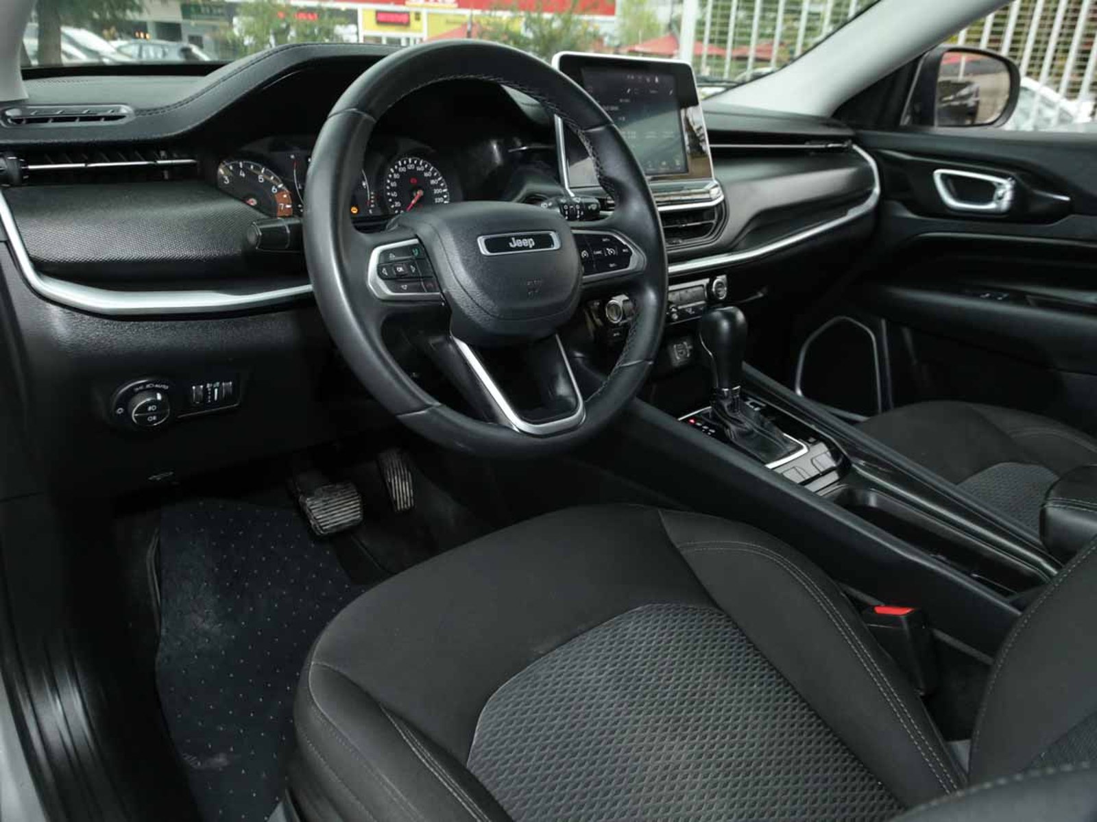 JEEP COMPASS SPORT 4X2 AT 2023 - Imagen 8 de 13