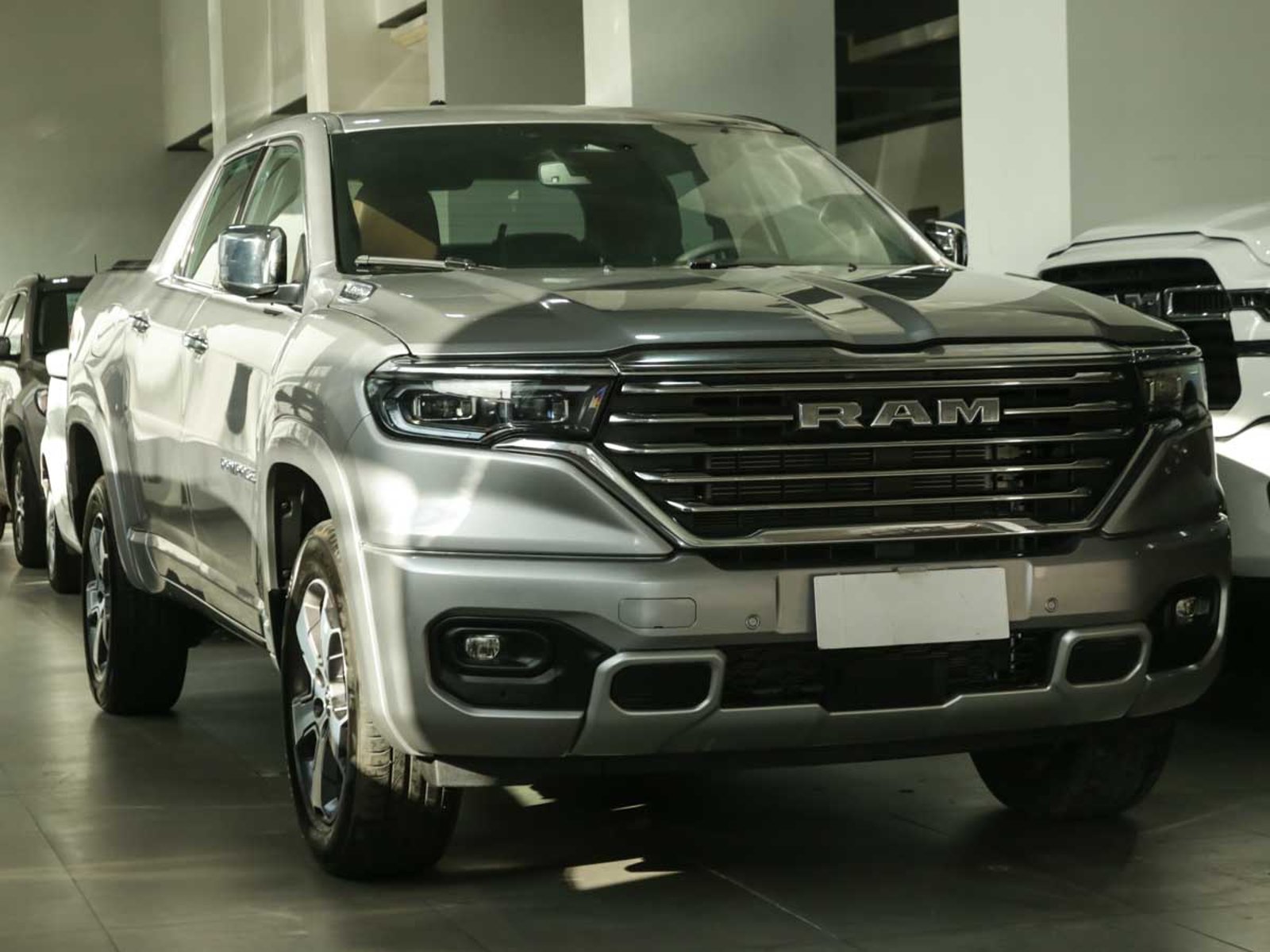 RAM RAMPAGE LARAMIE 2.2 DIESEL 200 HP 4X4 AT 2026 - Imagen 3 de 14