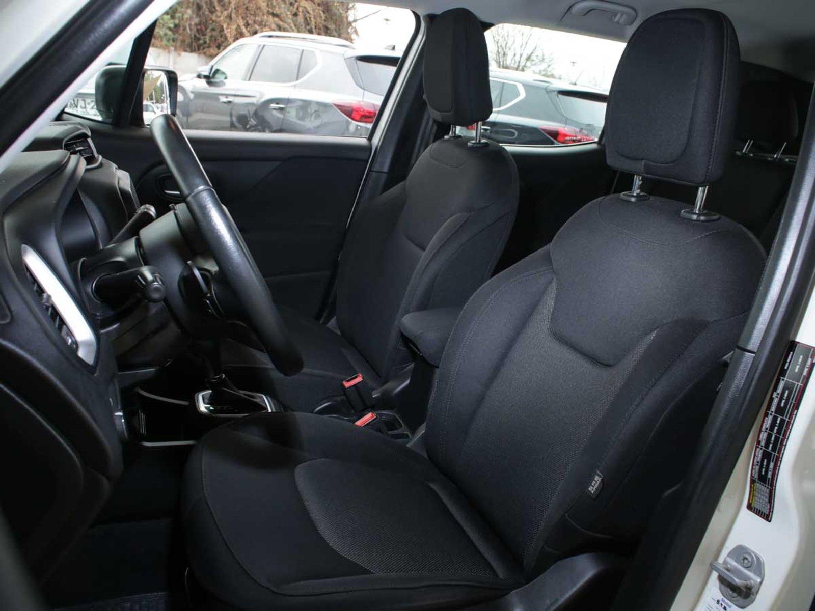 Jeep RENEGADE SPORT 4X2 LX AT 2023 - Imagen 7 de 8