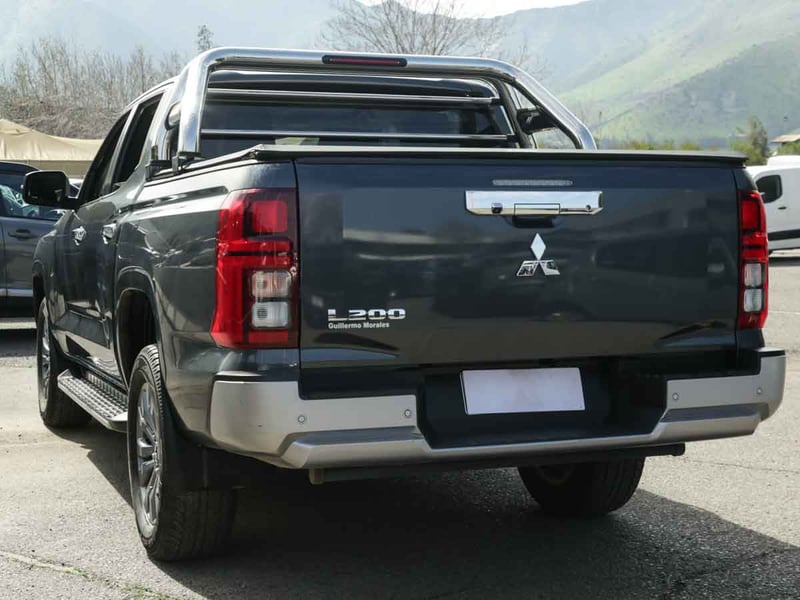 Mitsubishi L-200 NEW DAKAR CRS AUT HP FULL 4X4 TD D/C E5 2025 - Imagen 3 de 8