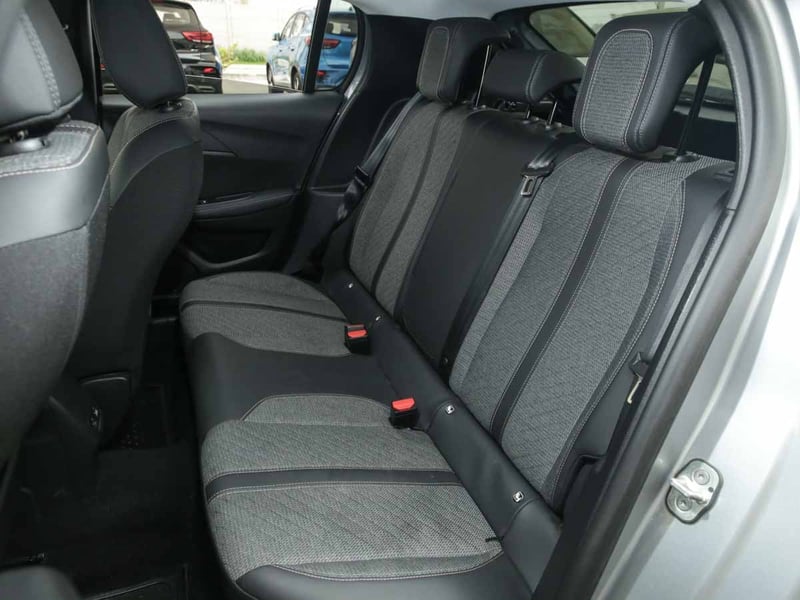 Peugeot 208 MCA ALLURE PURETECH 130 EAT8 2024 - Imagen 8 de 8