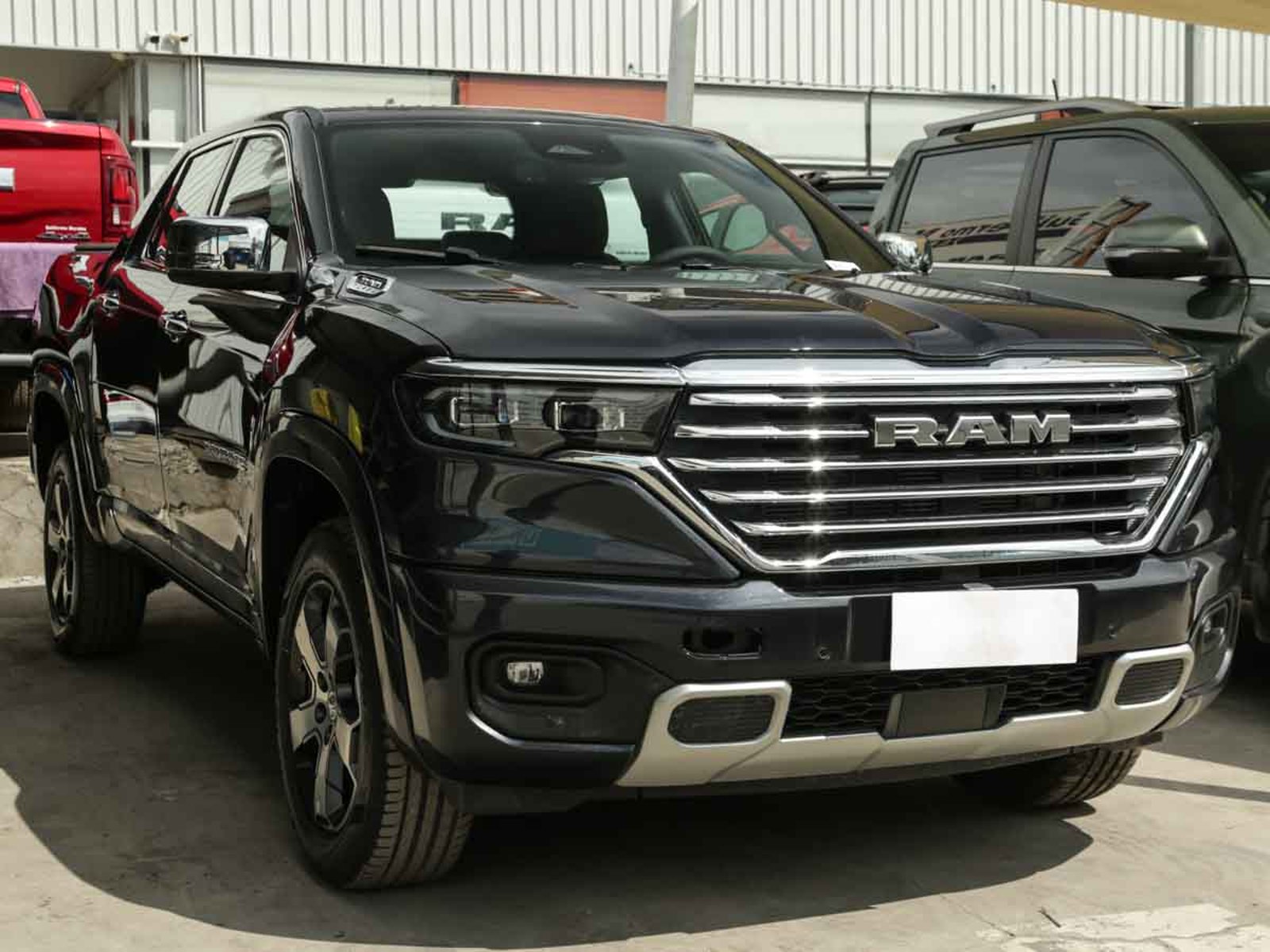 RAM RAMPAGE LARAMIE 2.2 DIESEL 200 HP 4X4 AT 2026 - Foto 2 de 8