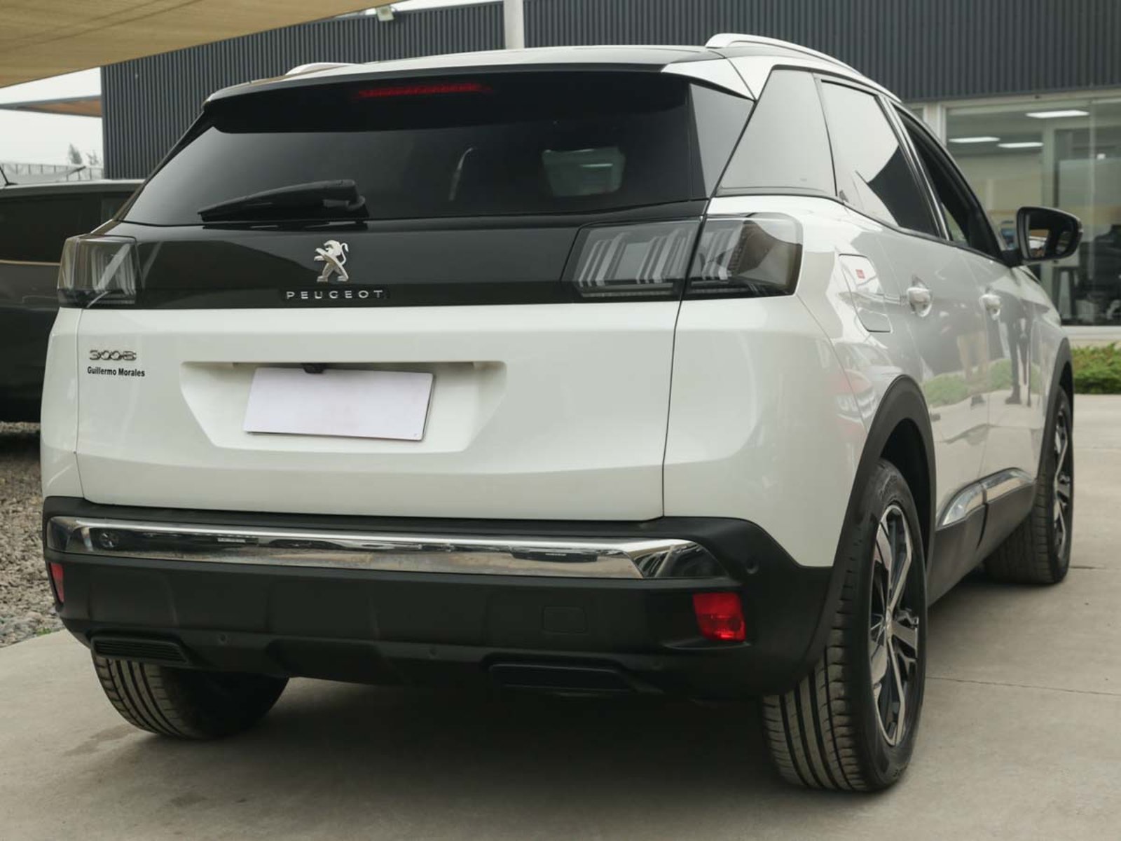 Peugeot 3008 ALLURE PACK BLUEHDI 130 EAT8 2024 - Foto 4 de 8
