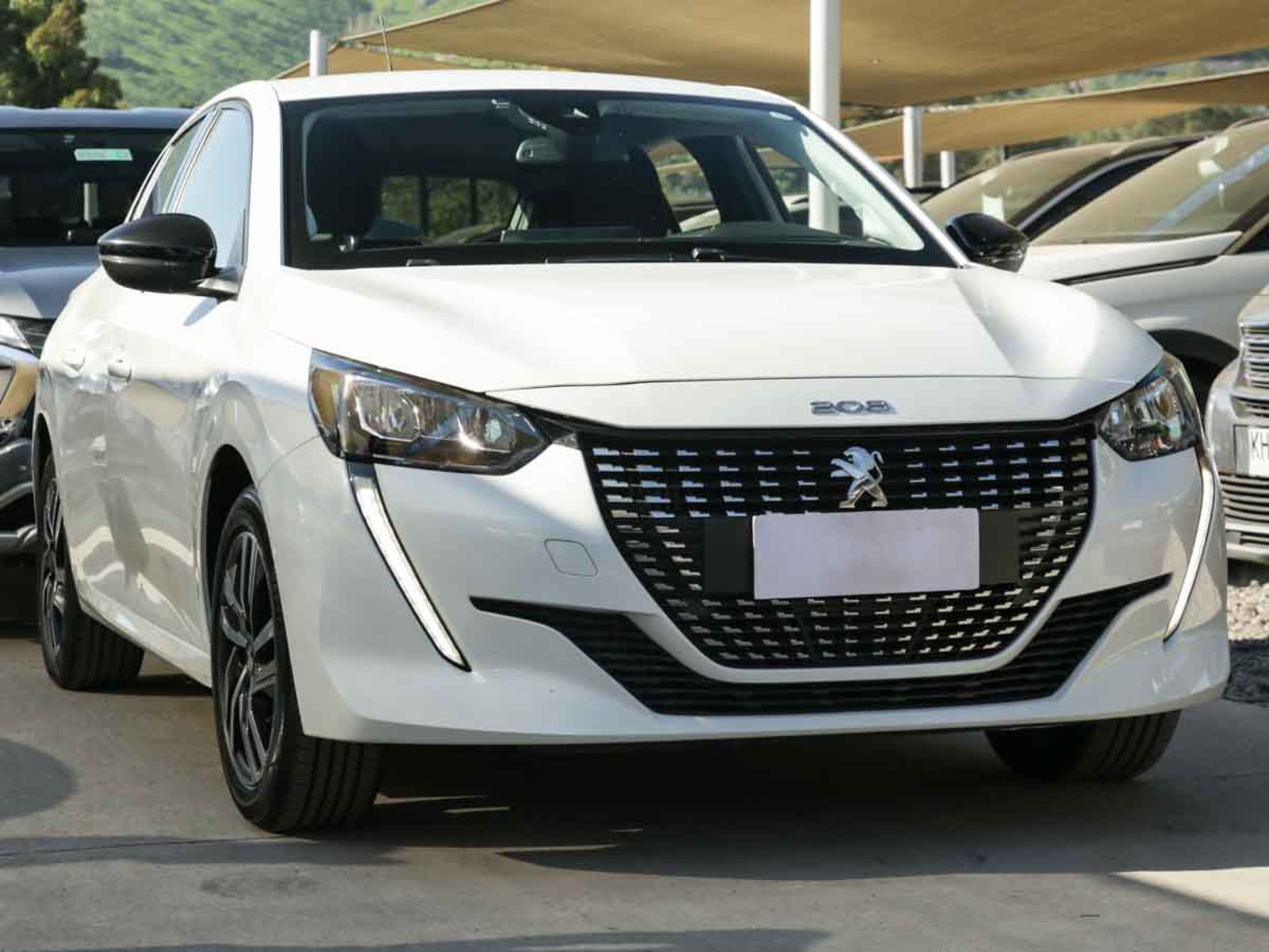 Peugeot 208 ALLURE PACK PURETECH 130 EAT8 2024 - Foto 2 de 8