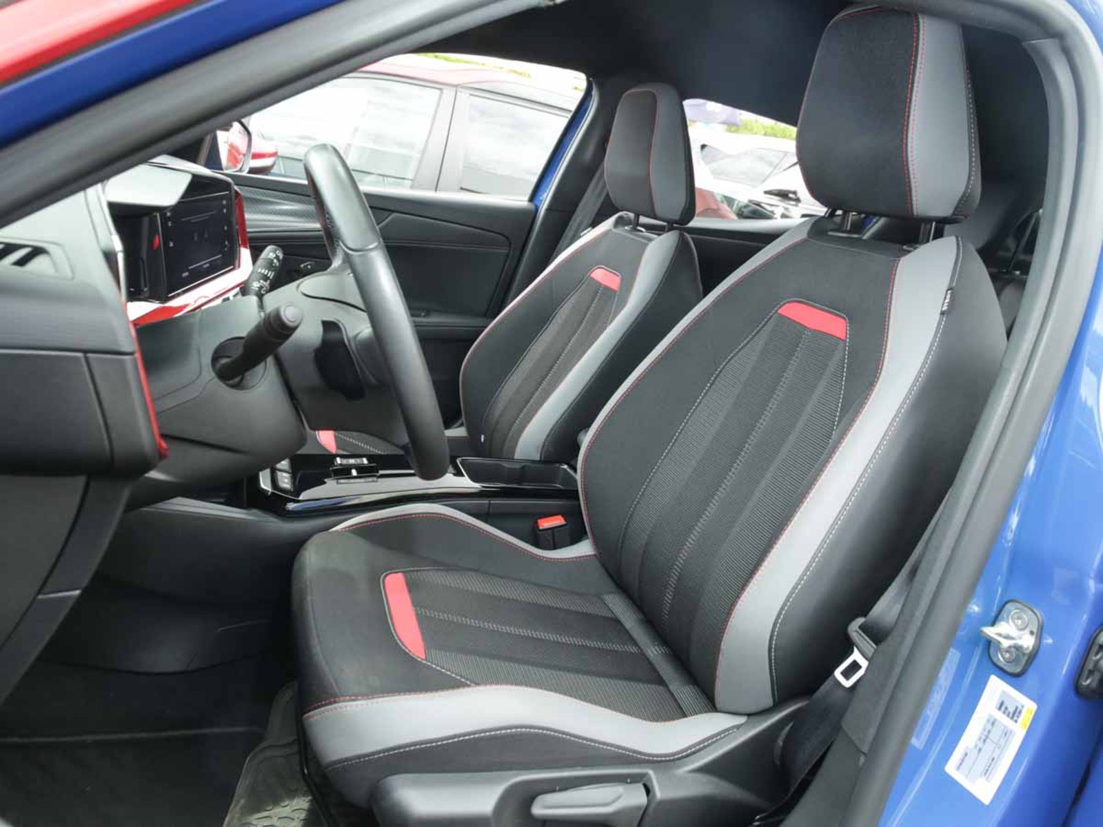 Opel NEW MOKKA GS LINE 1.2T AT8 2025 - Imagen 7 de 8