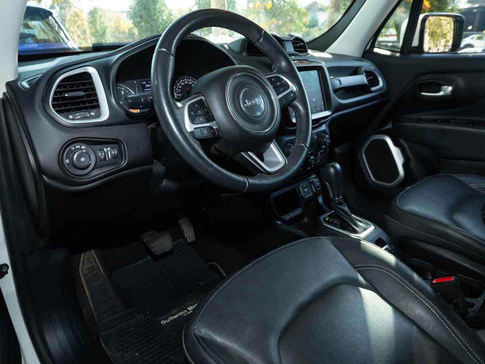 JEEP RENEGADE LONGITUDE 4X2 2023 - Imagen 8 de 13