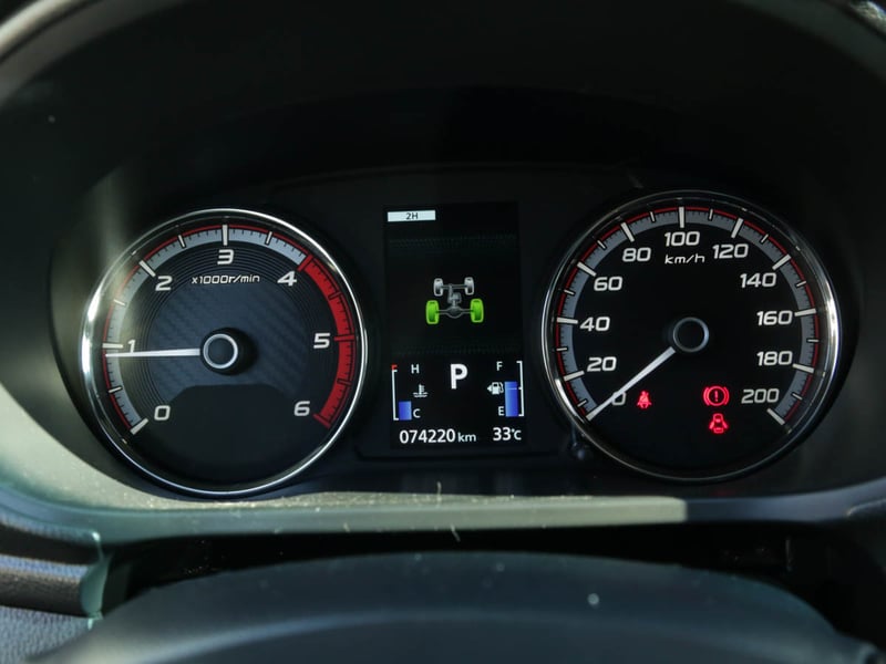 Mitsubishi L-200 DAKAR CRS AT 2.5 D/C 4X4 TD 2022 - Imagen 5 de 8