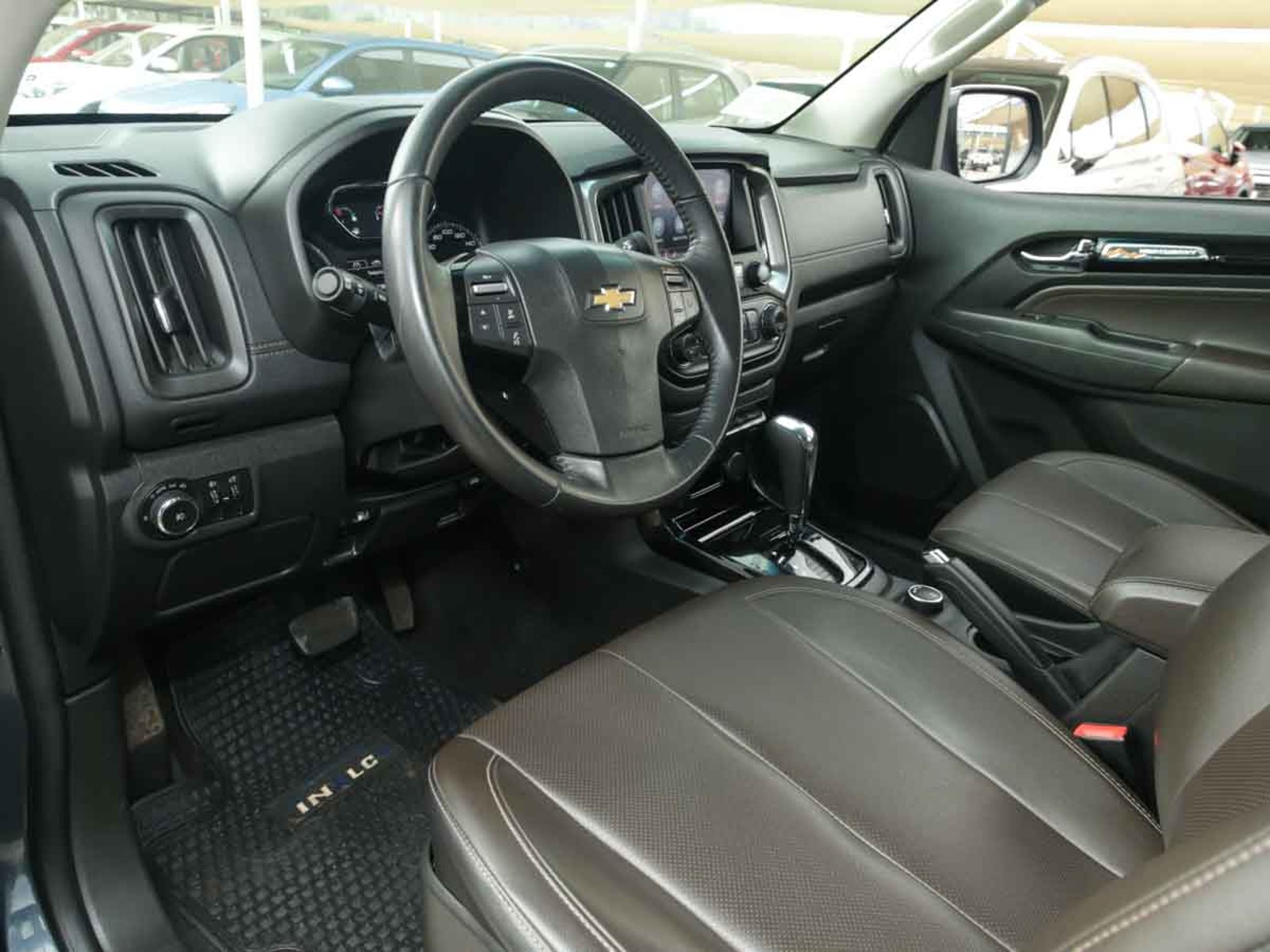 Chevrolet COLORADO High Country 4x4 2.8 AT 2023 - Imagen 6 de 8