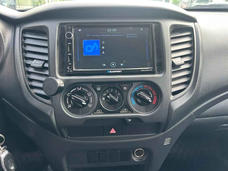 Mitsubishi L-200 KATANA CRT 4X4 2.4 2023 - Imagen 13 de 16