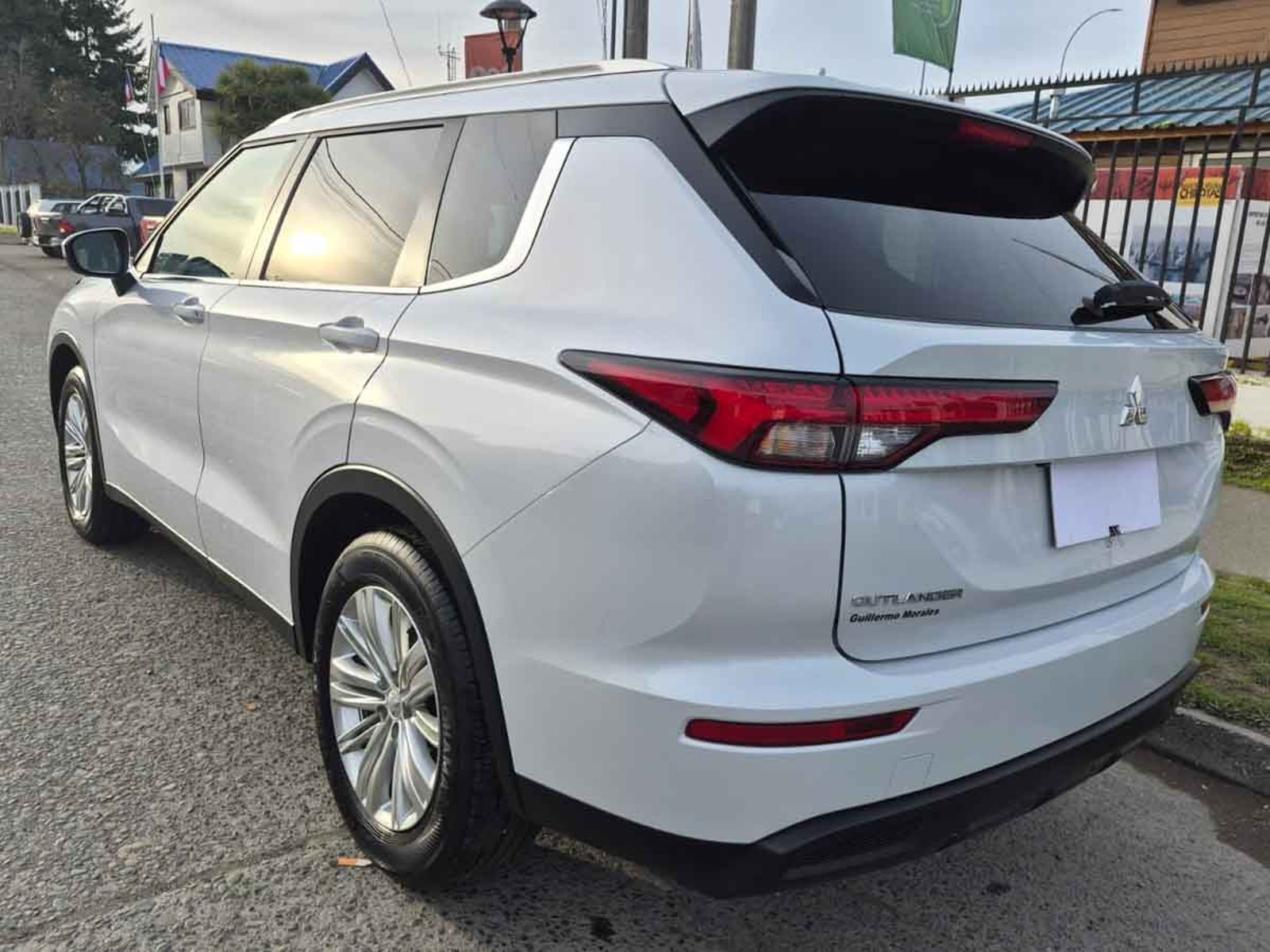 Mitsubishi NEW OUTLANDER 4X2 AT GL 2026 - Foto 3 de 8