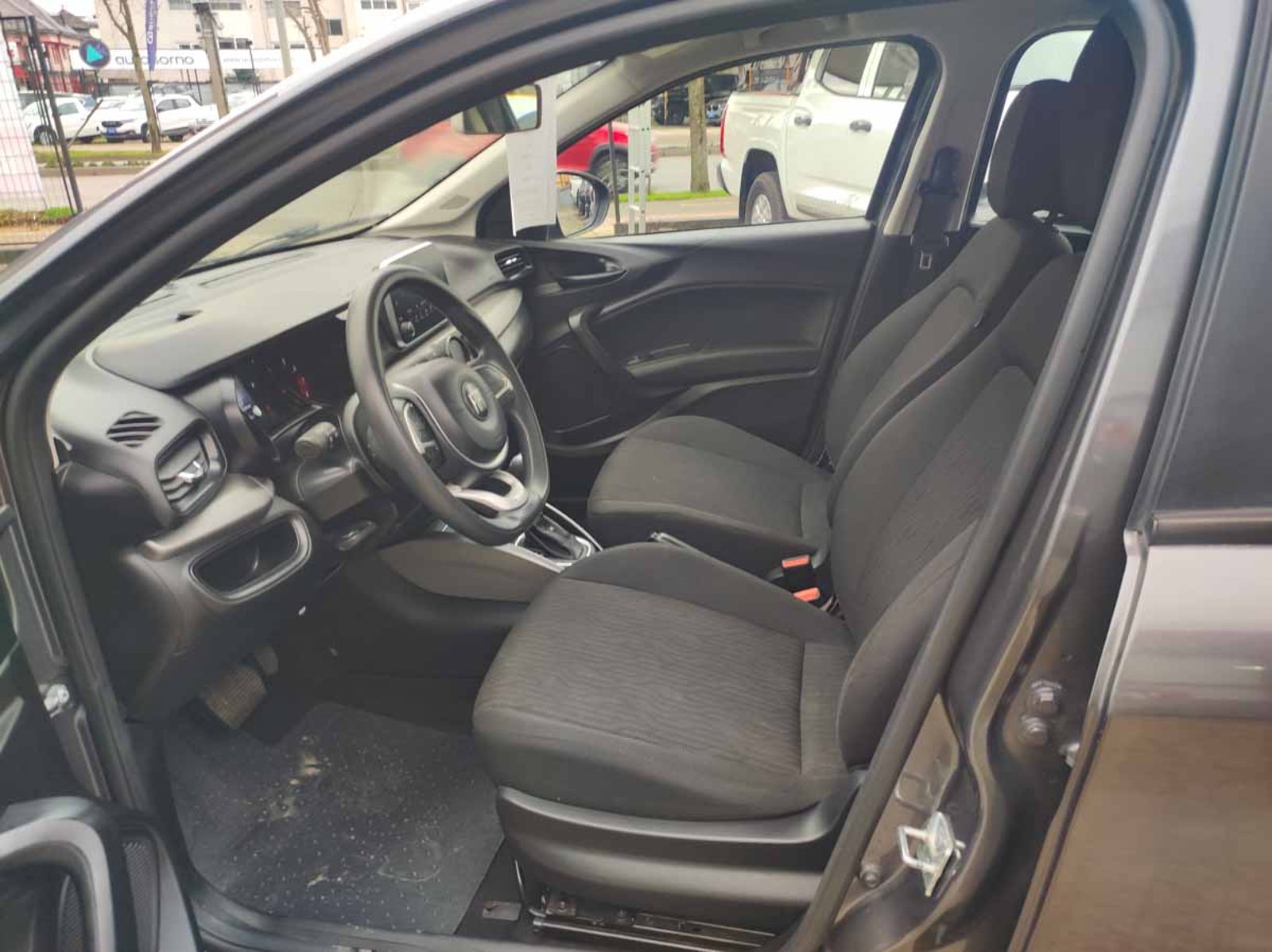 FIAT CRONOS DRIVE 1.8 AT 2022 - Imagen 6 de 8